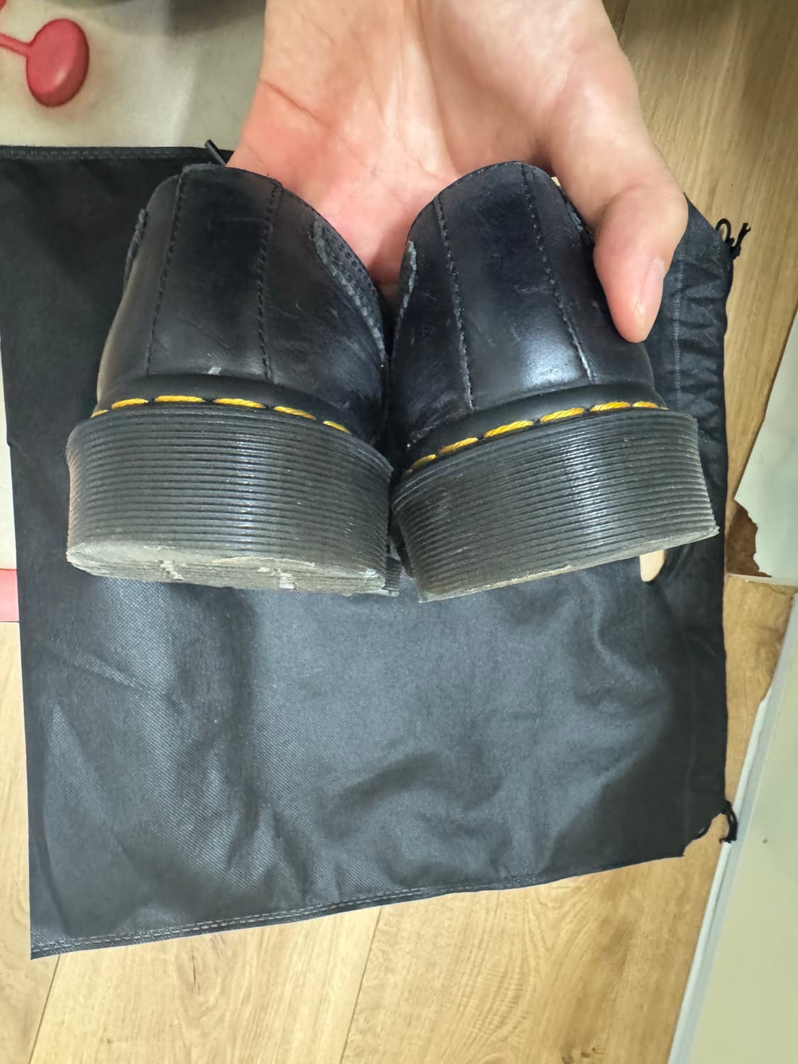 닥터마틴 블랙 더비 상품이미지2