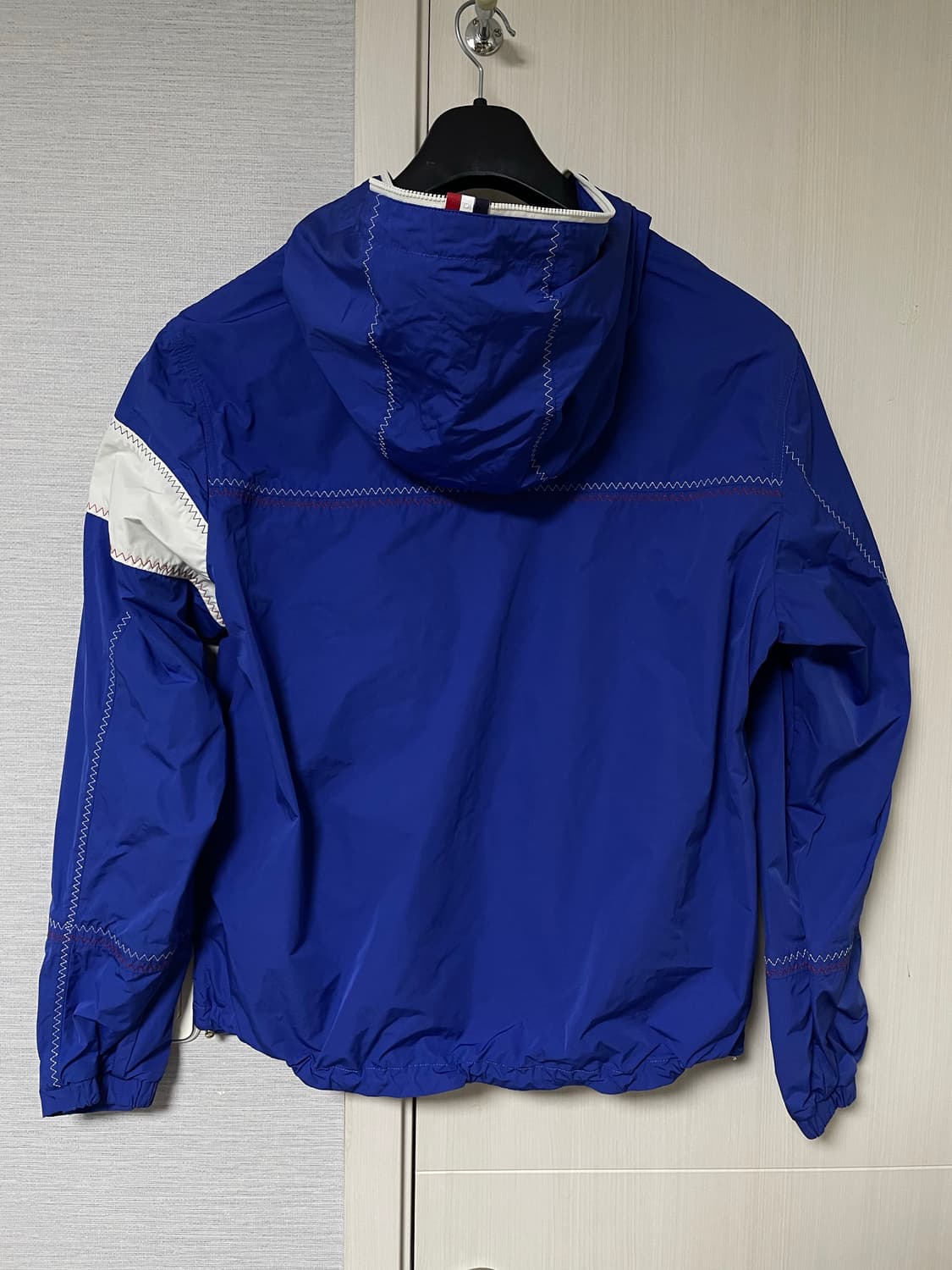 [3] 몽클레어 블루 컬러 푸지오 바람막이 후드자켓 상품이미지2