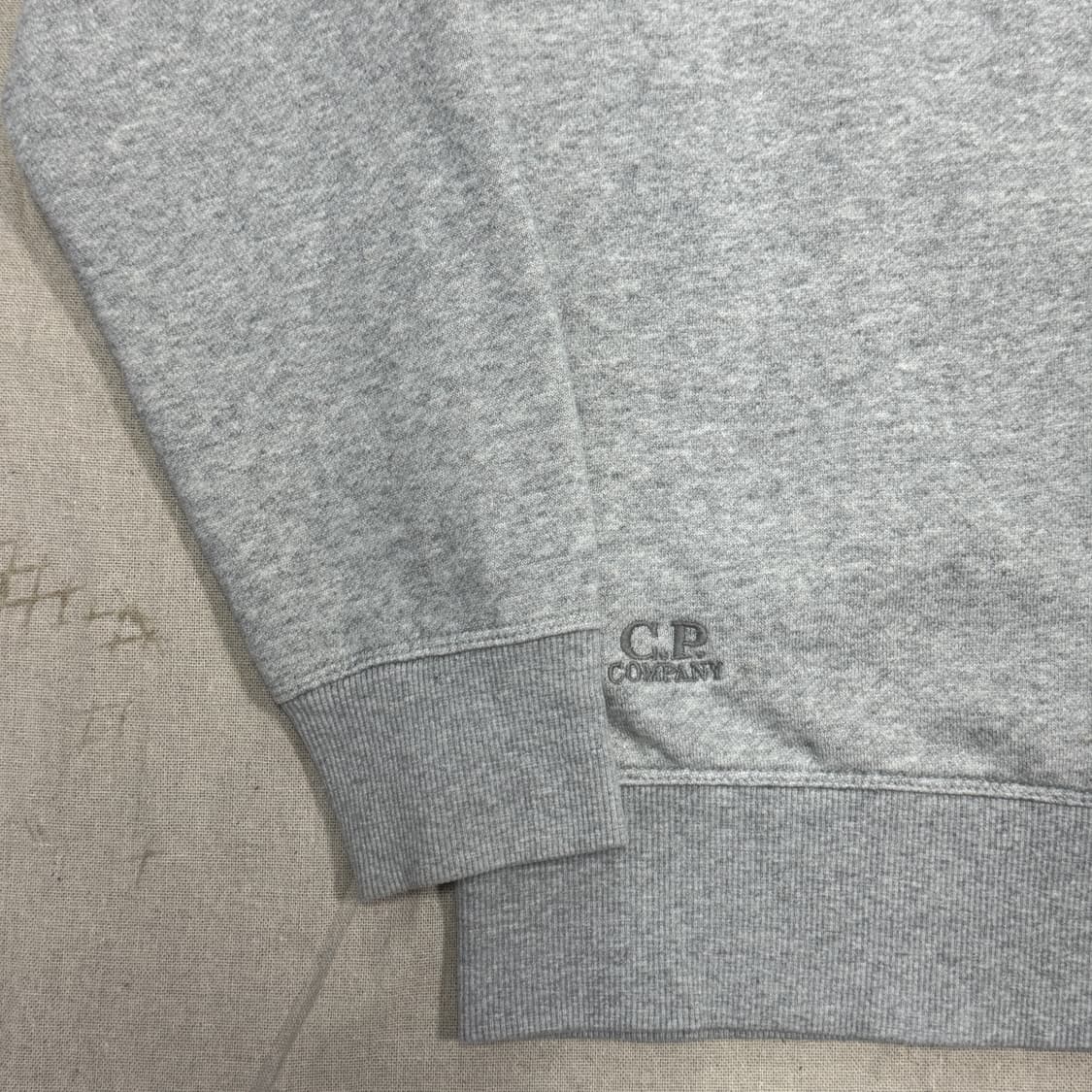 cp컴퍼니 자수 그레이 맨투맨 95 상품이미지3