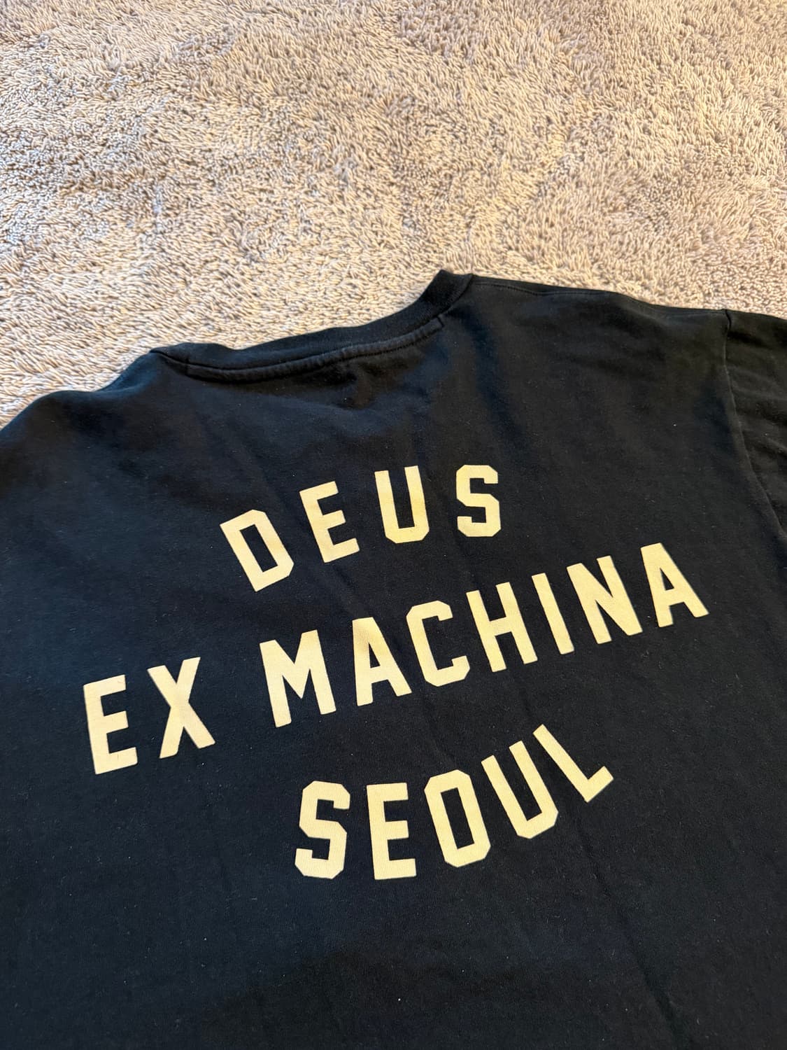 데우스 엑스 마키나 서울 롱슬리브 상품이미지1