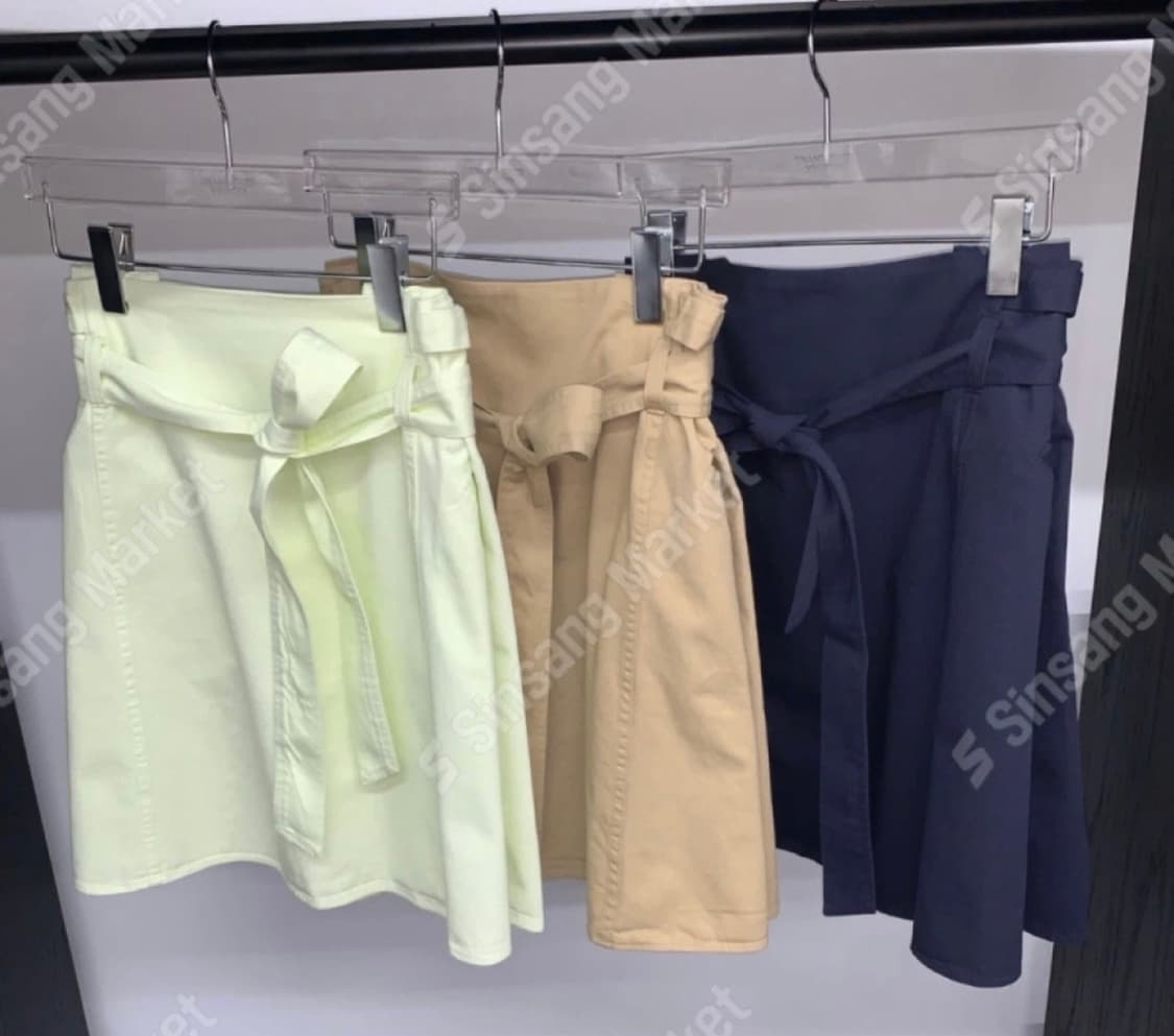 언앤써드미스테리 백버튼 미디스커트 베이지색상 상품이미지1