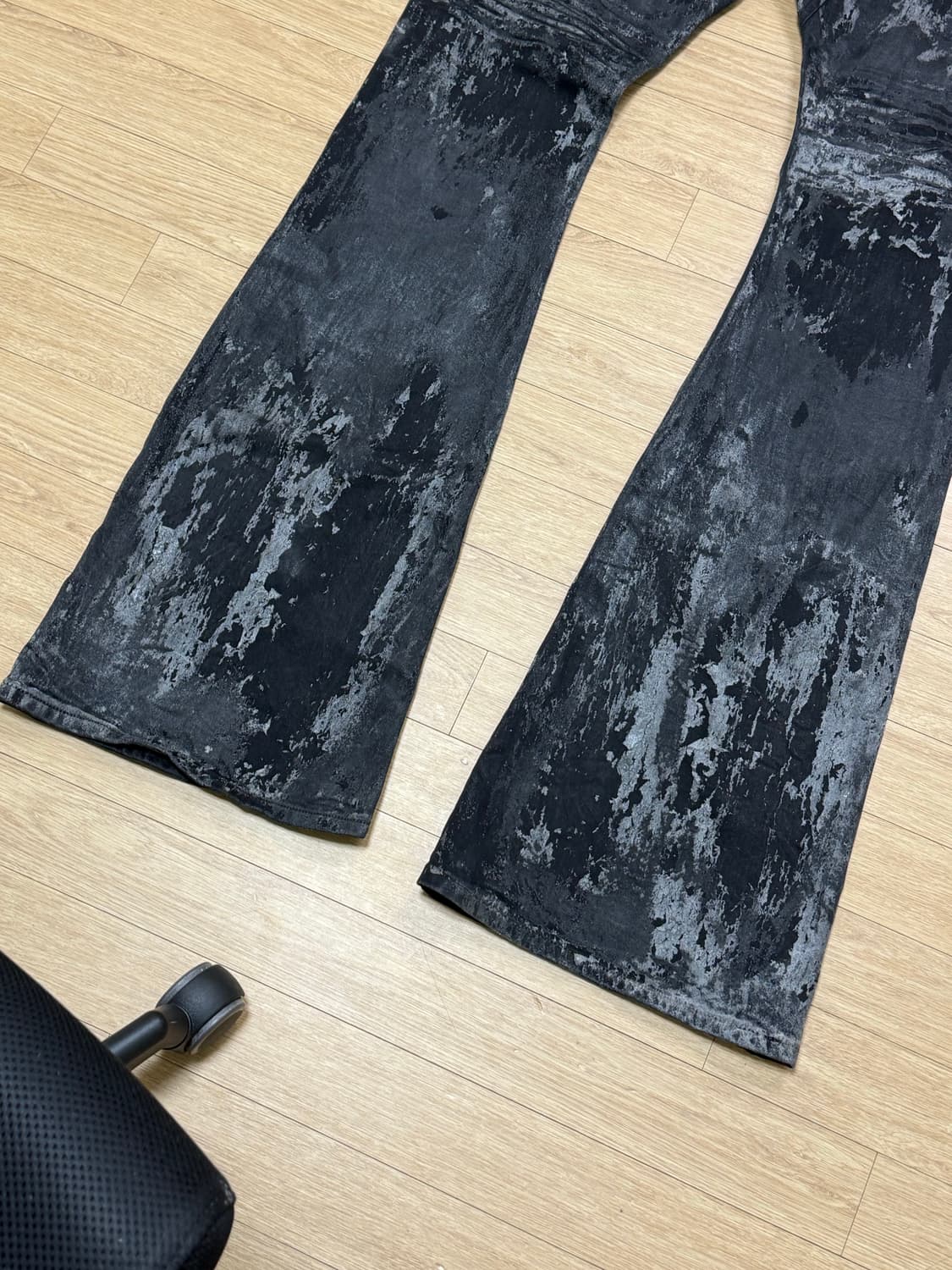 [2] 에모스텐스클럽 펜타그램 코티드 배기 플레어 진 상품이미지4