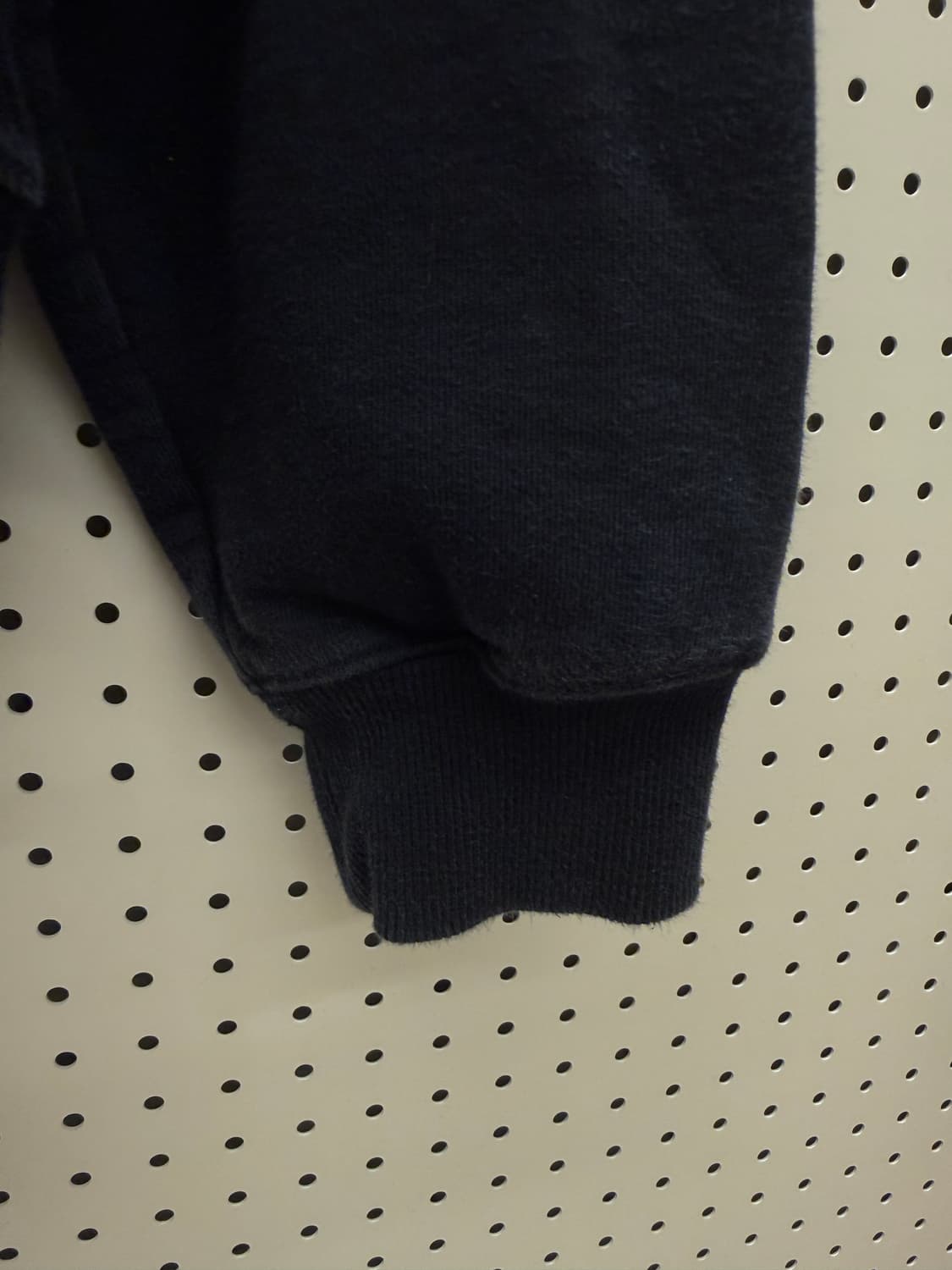 마르디 메크르디 빅로고 크롭 맨투맨 U2 상품이미지3