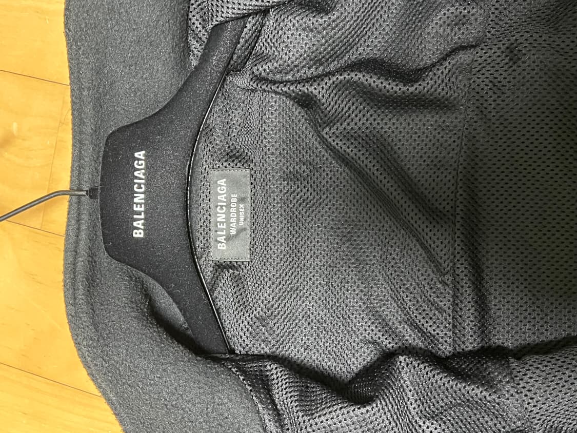 발렌시아가 후리스 검정 상품이미지4