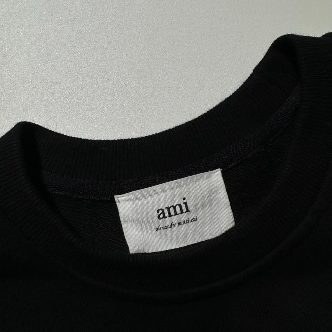 아미 하트로고 맨투맨 블랙 상품이미지4