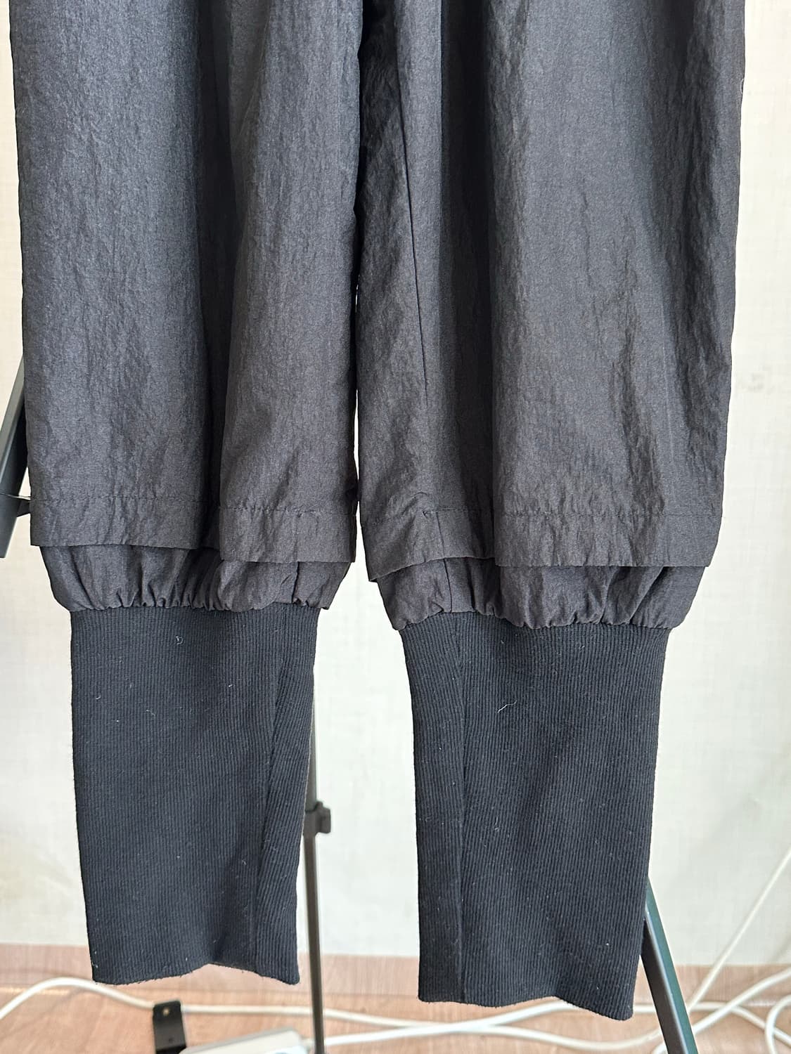 Spinns 블랙 나일론 팬츠 상품이미지3