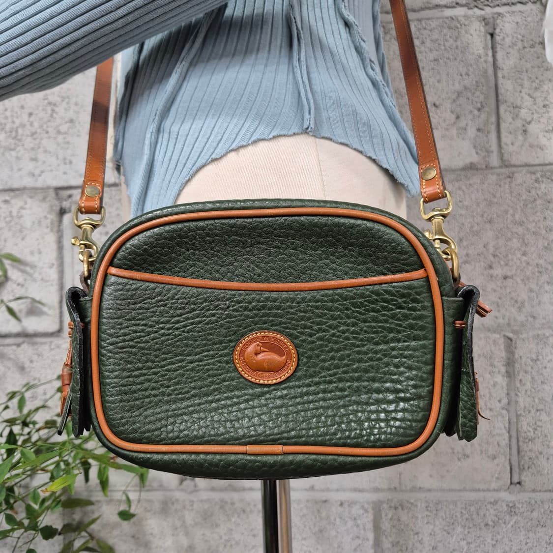 Dooney & Bourke 빈티지 크로스백 상품이미지1