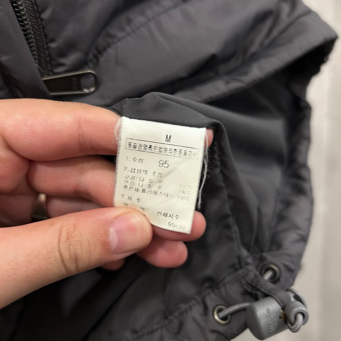 노스페이스 이너 겸용 퀼팅 경량 패딩 그레이 상품이미지4