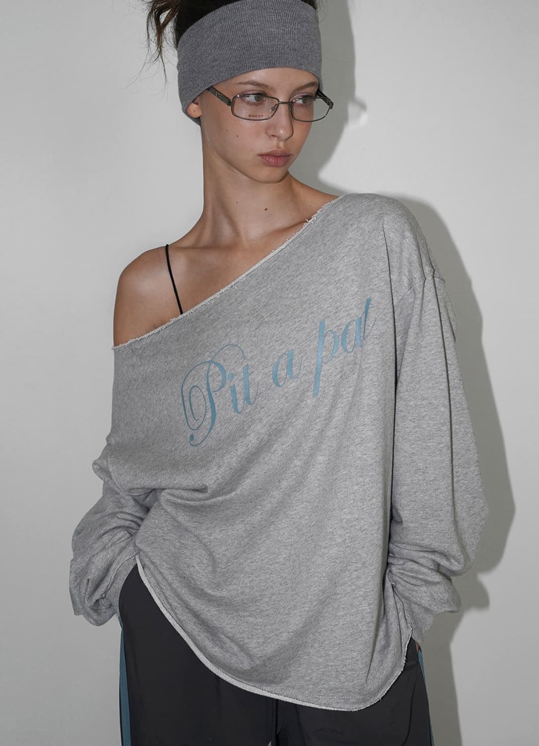 (새상품) 블랙업 키피니 보트넥 프린팅 긴팔티 오프숄더 원숄더 상품이미지4