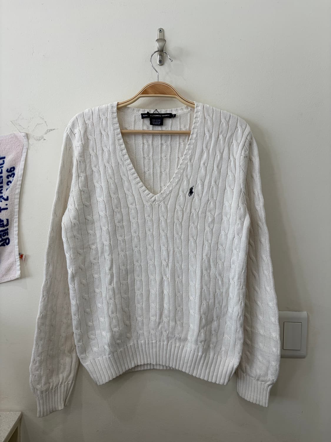 60. 폴로 꽈배기 브이넥 니트 상품이미지1