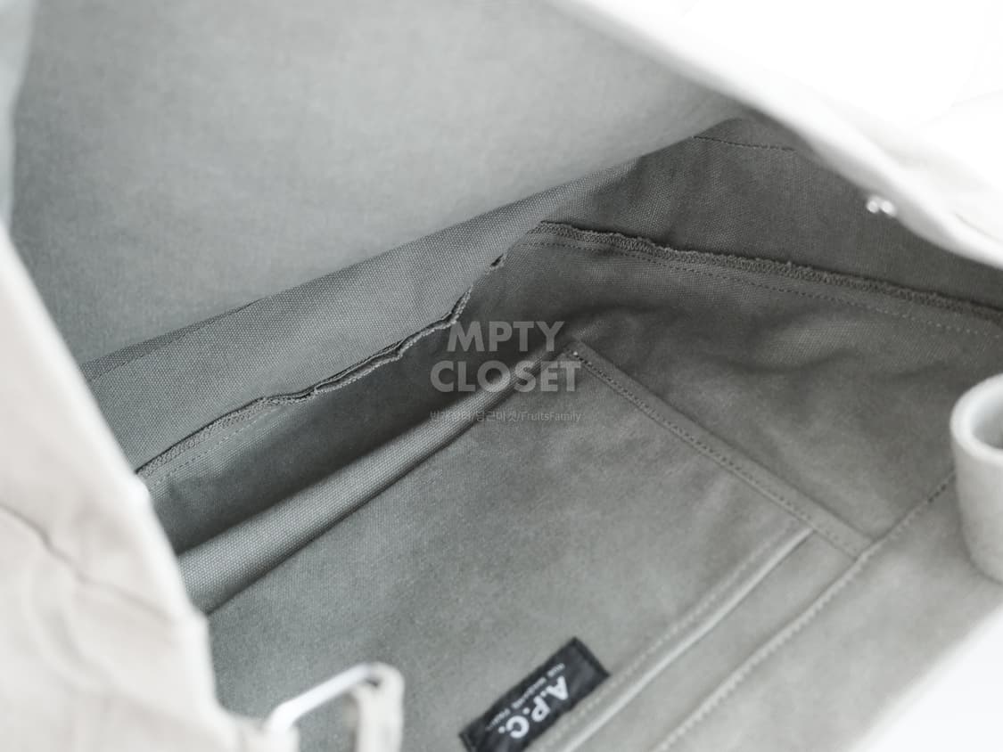 A.P.C.  저널사첼백 뉴스보이백 카키 상품이미지5