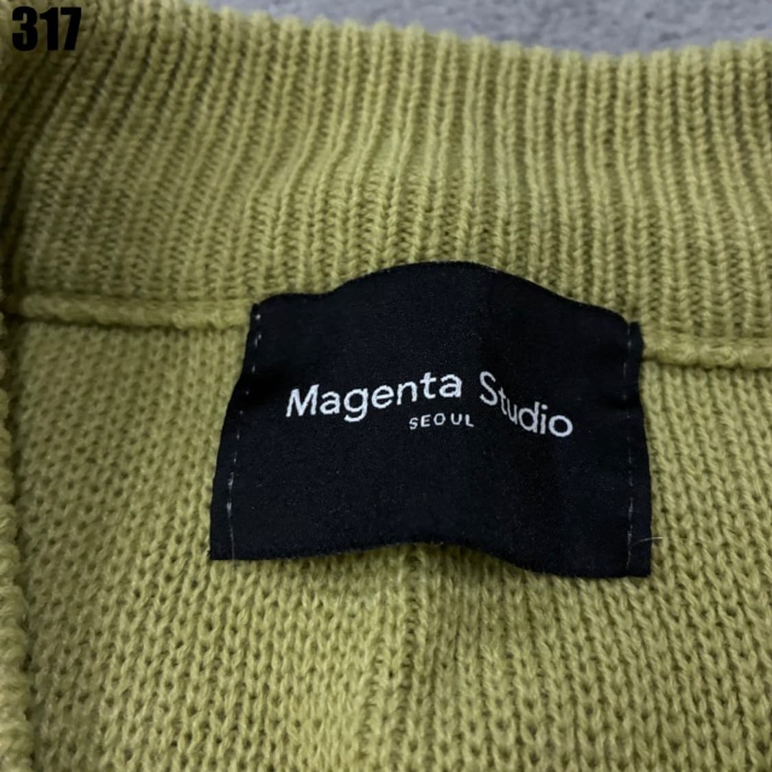마젠타 스튜디오 브이넥 니트 상품이미지2