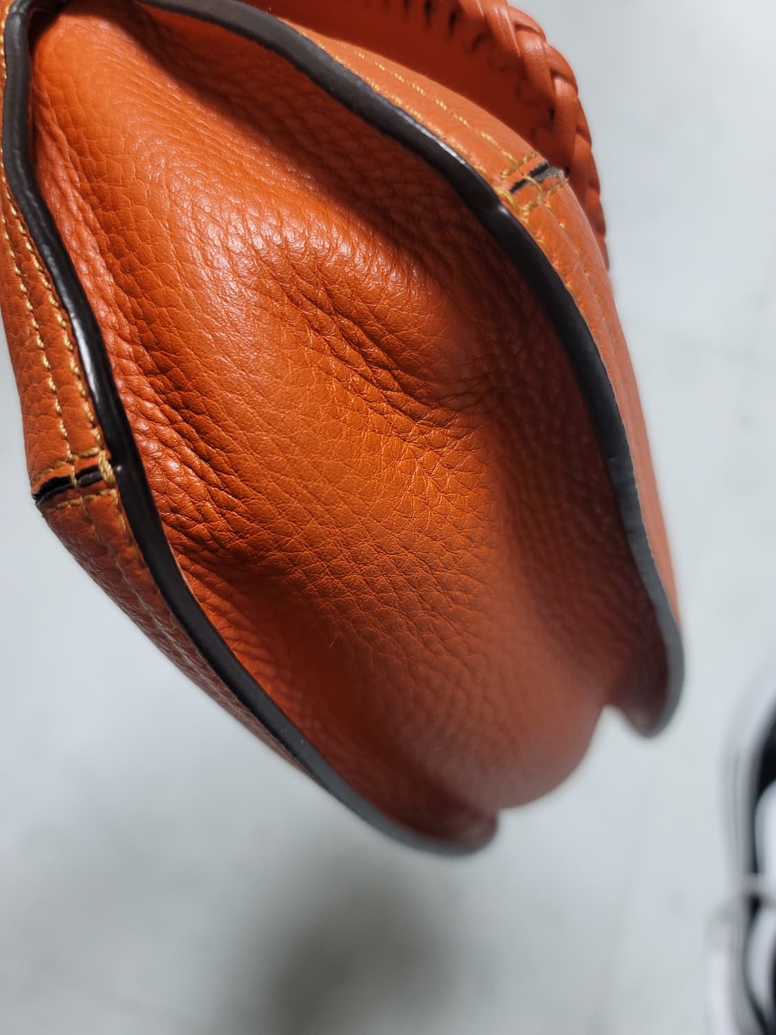 엠씨엠 MCM 미니 숄더백  상태극상

 상품이미지5