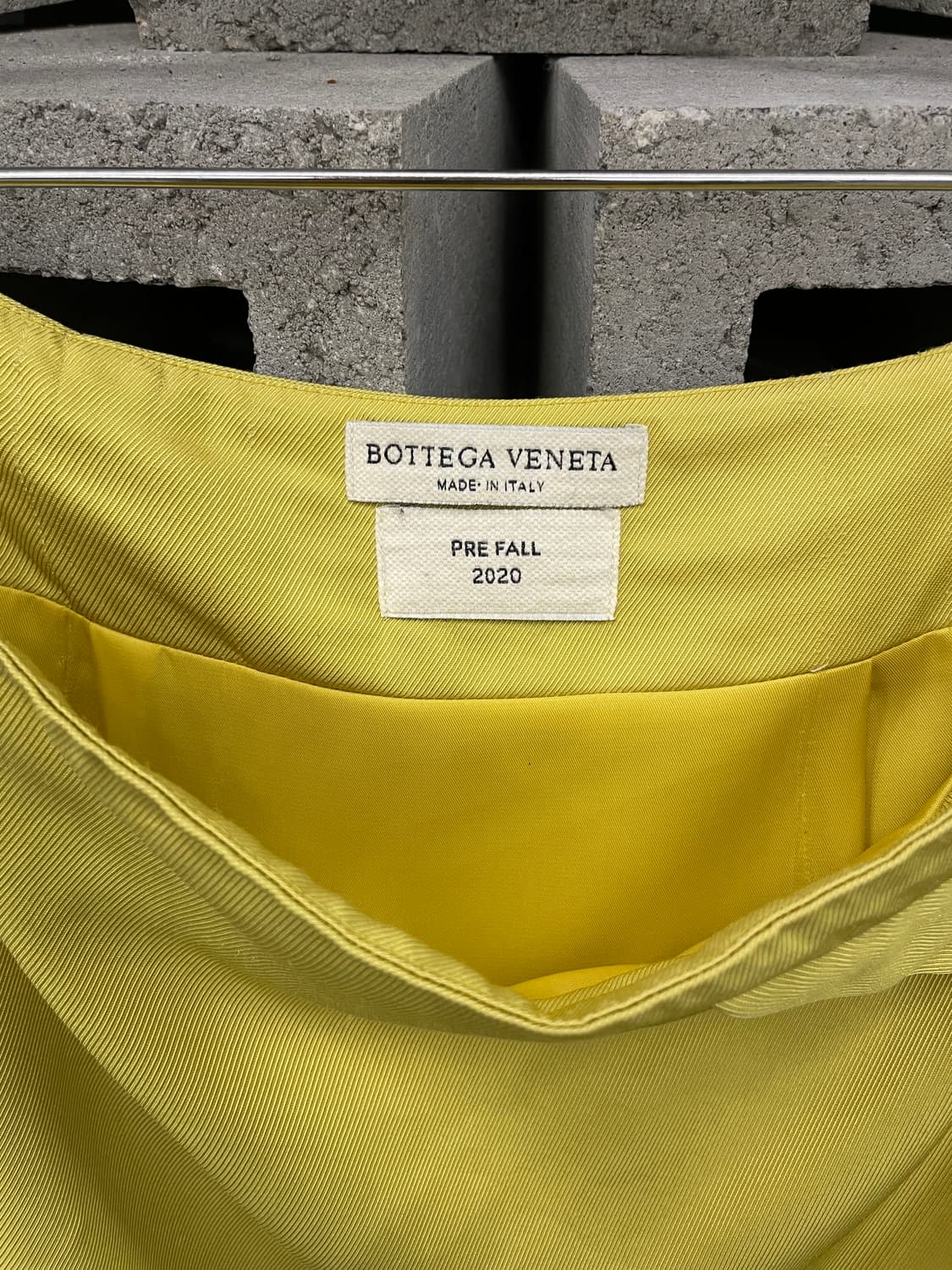 보테가 베네타 미니 스커트 언발란스 플랩 디테일 H라인 옐로우 상품이미지3