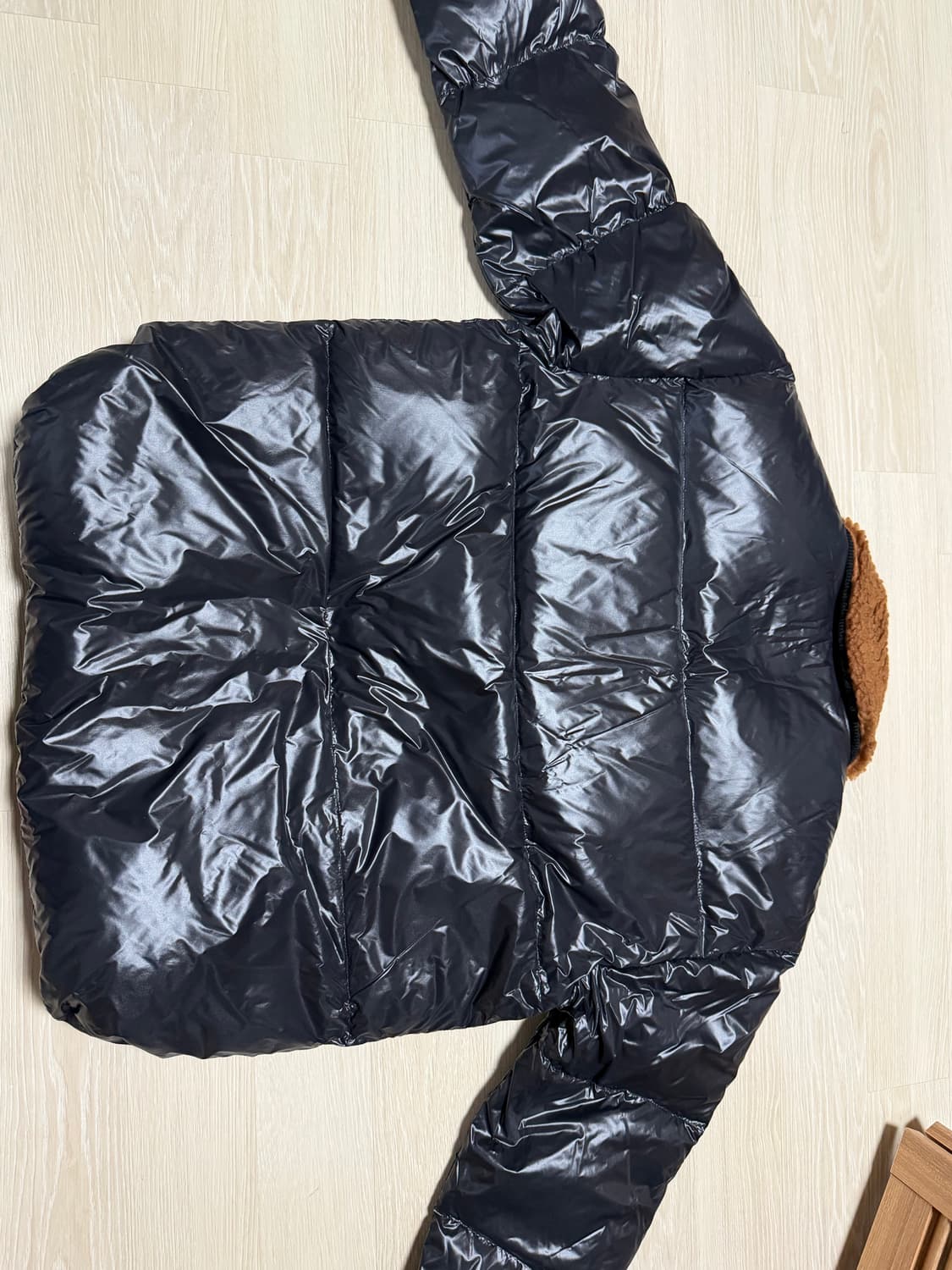 스튜디오 톰보이 블랙 카라 패딩 점퍼 상품이미지2