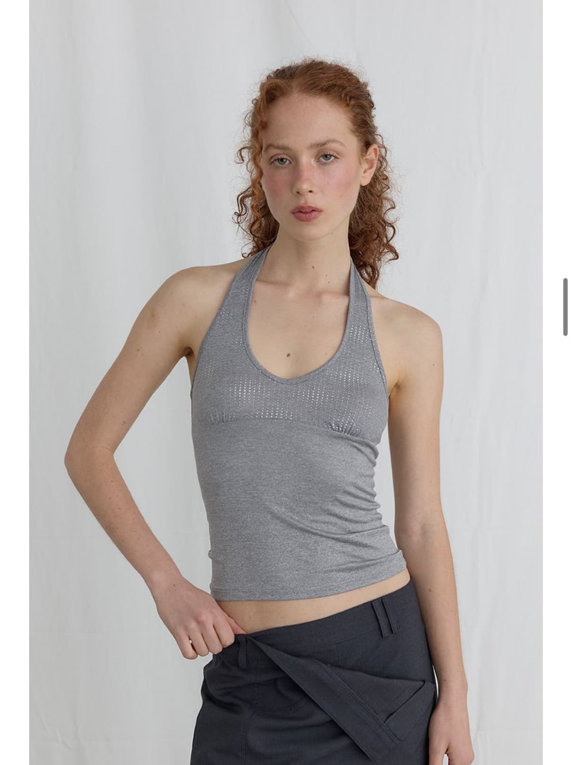 오데스 SPARKLE HALTER TOP - GREY 상품이미지1