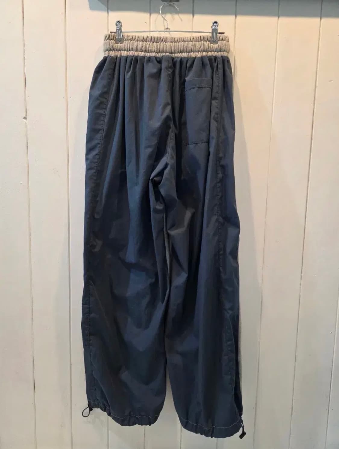 반전 소재 스트링 와이드 트레이닝팬츠 상품이미지3