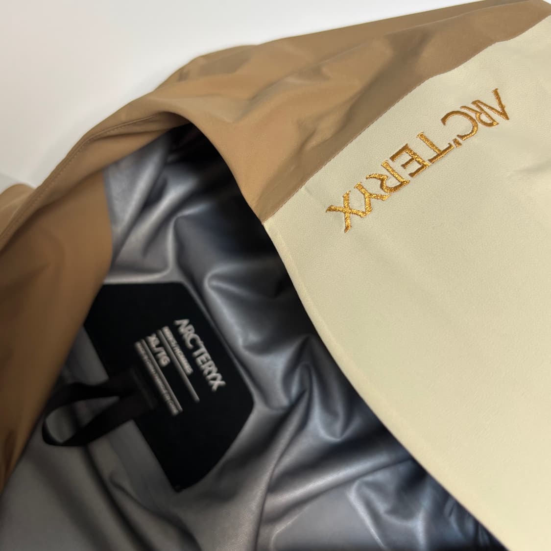 XL 아크테릭스 X 빔즈 베타 바람막이 자켓 상품이미지4