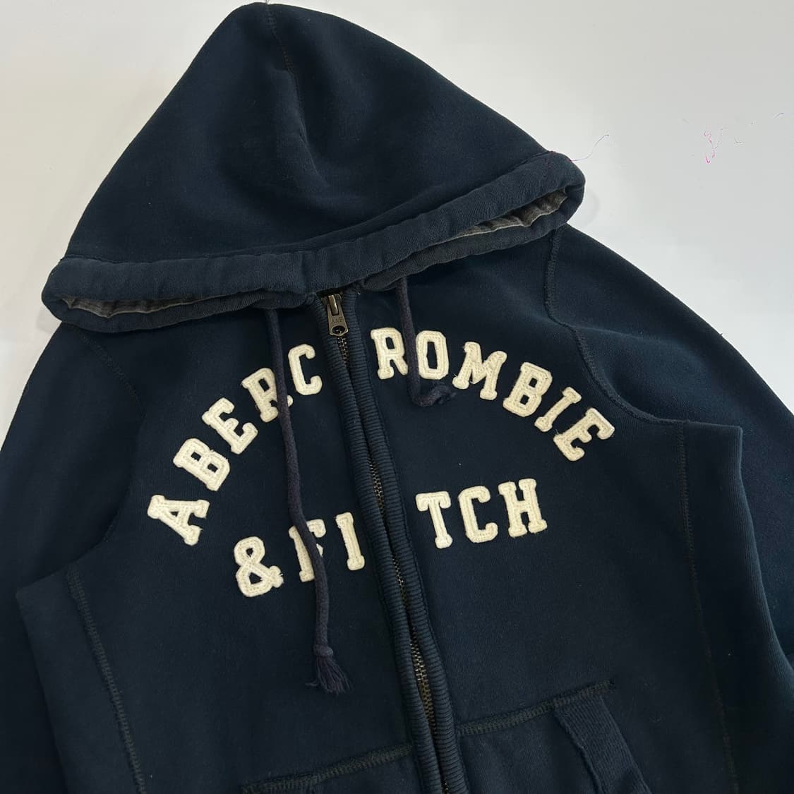 Abrcrombie 아베크롬비 스펠아웃로고 네이비 후드집업 상품이미지4