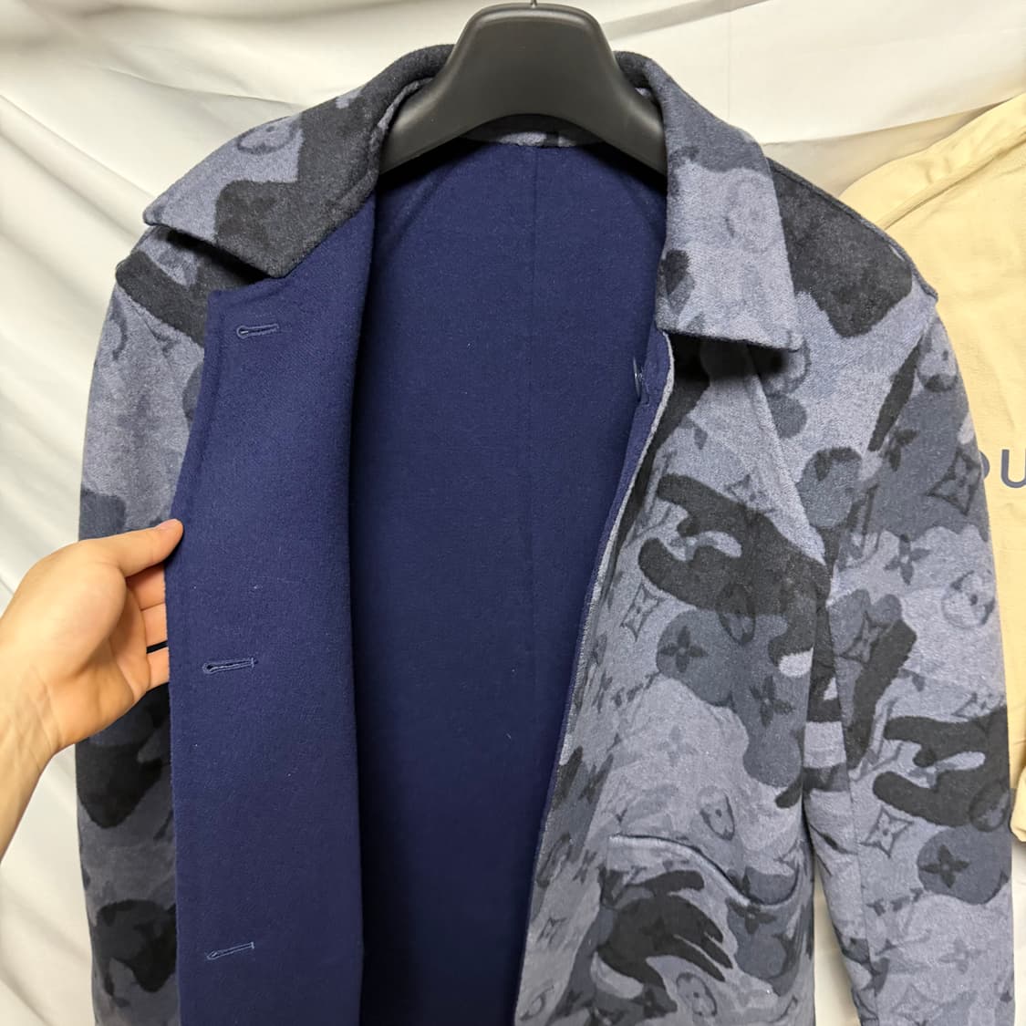 [S+급/50] 루이비통 모노그램 리버서블 카모 코트 상품이미지4