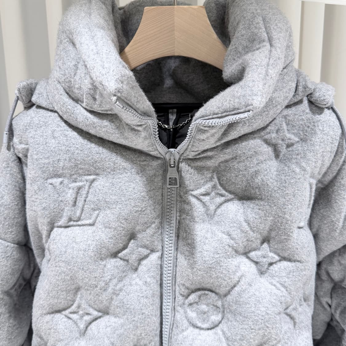 (S+ / 50) / 루이비통 모노그램 보이후드 푸퍼 재킷 패딩 상품이미지4