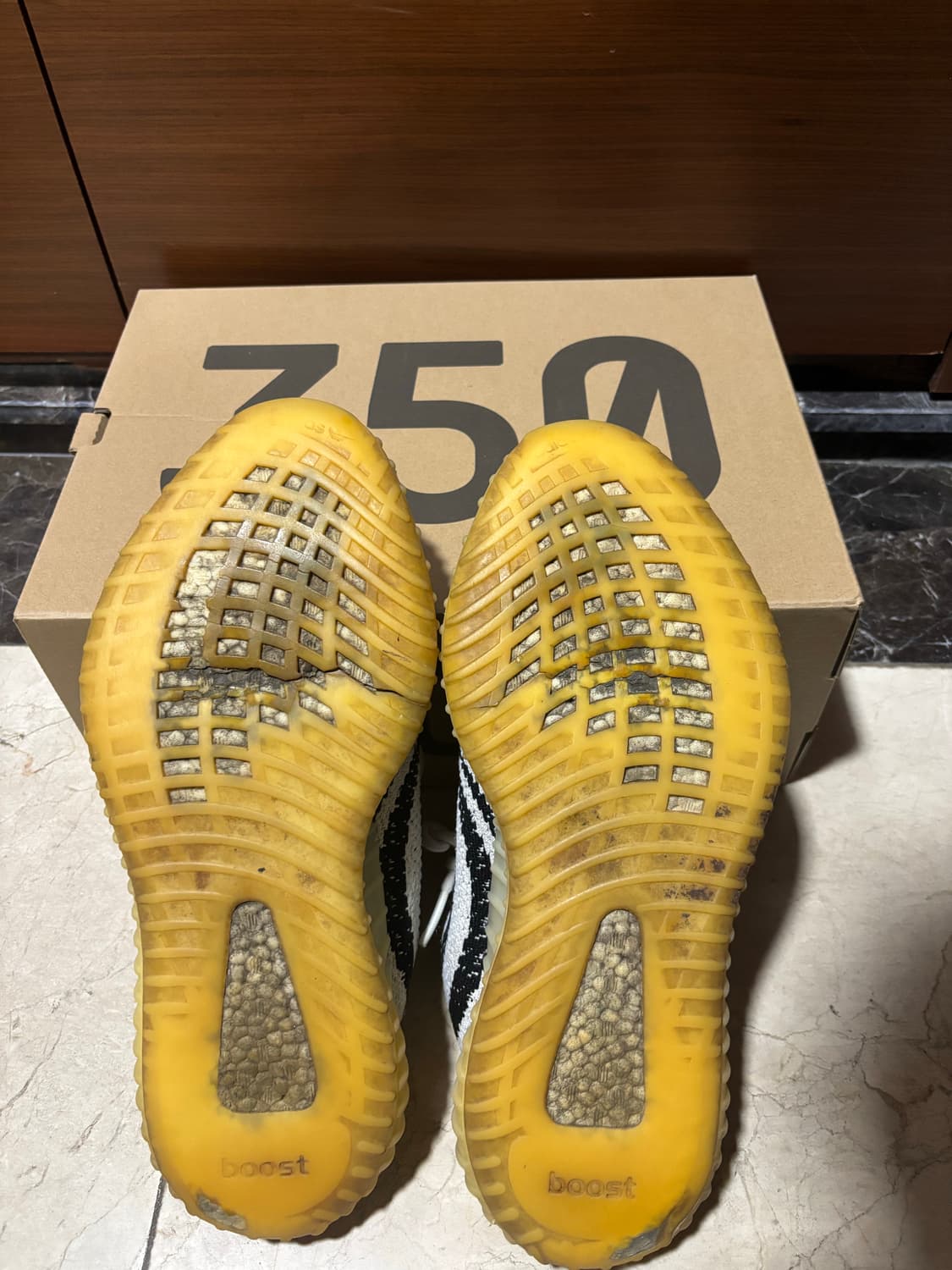 이지부스트 지브라 350 v2 300 상품이미지4