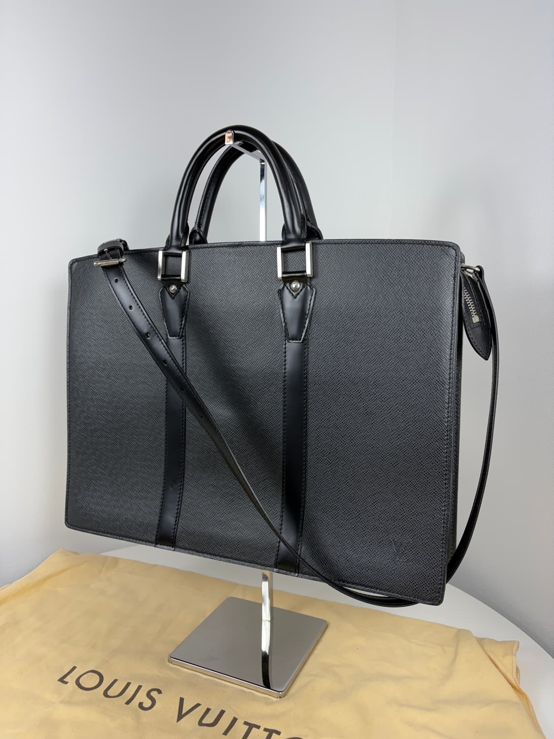 루이비통 M30052 타이가 로잔 서류가방 브리프케이스 상품이미지2