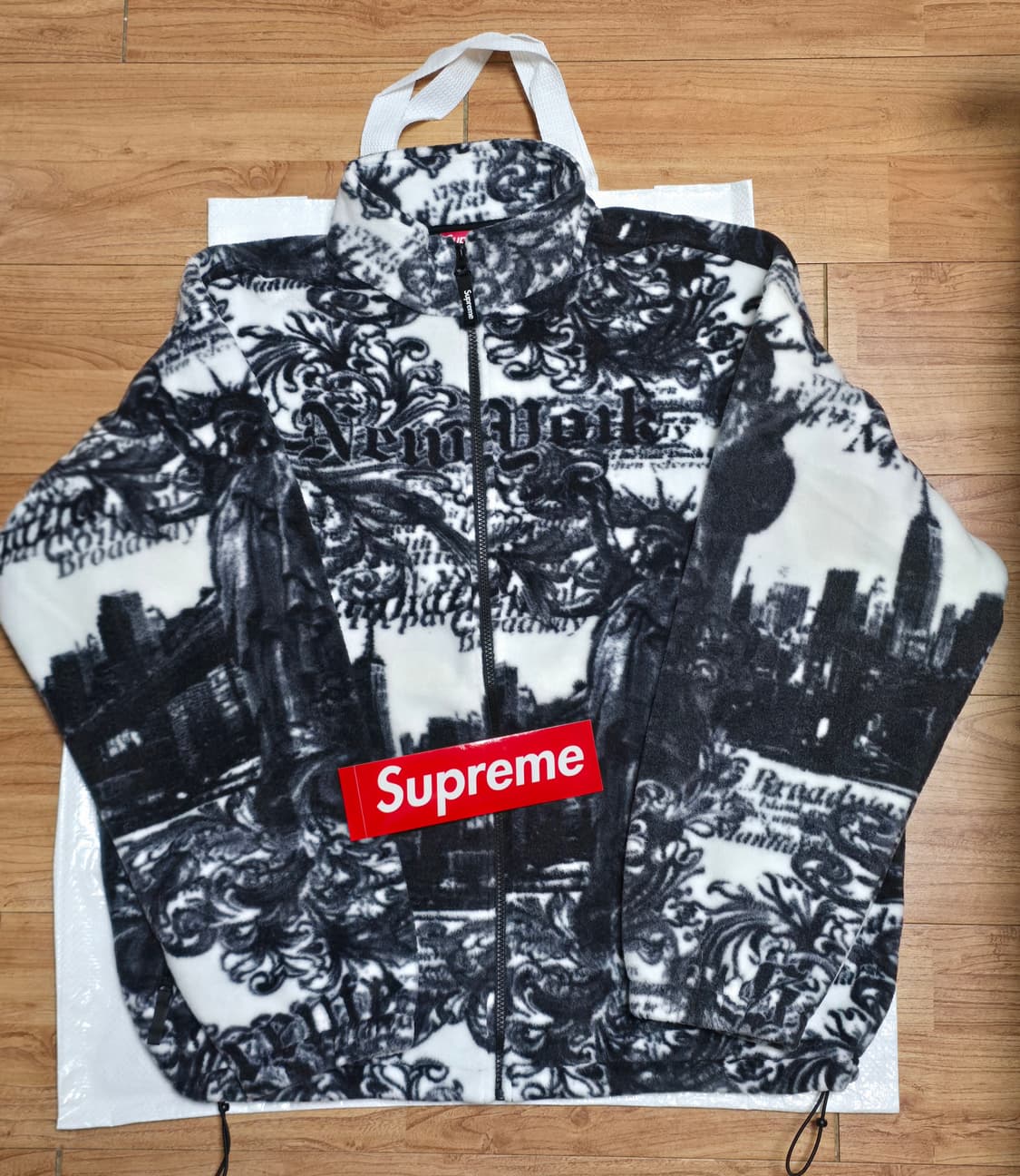 슈프림 뉴욕 후리스 화이트 XL 상품이미지2