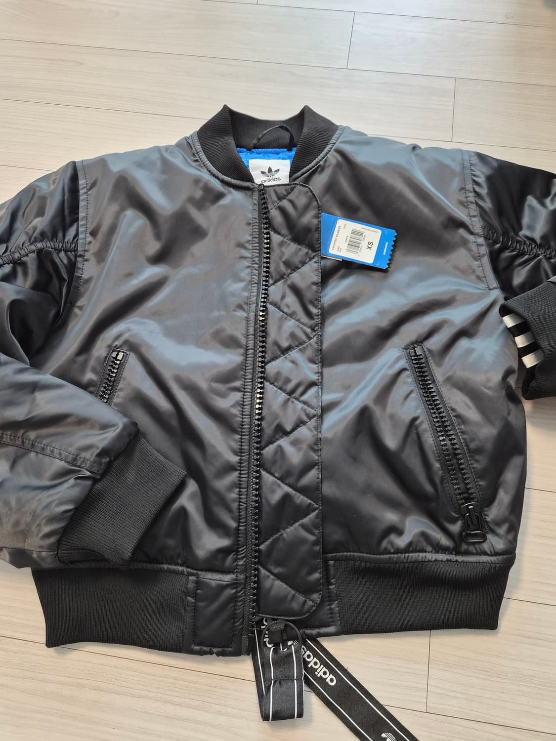 [택달린새상품] 아디다스 오리지널스 크롭 봄버 자켓 (ED7830) 상품이미지4