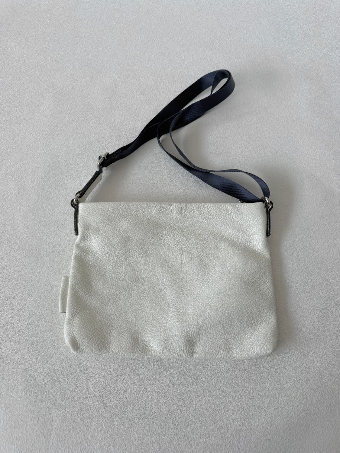 L.E.D.BITES 레더 크로스백 상품이미지2