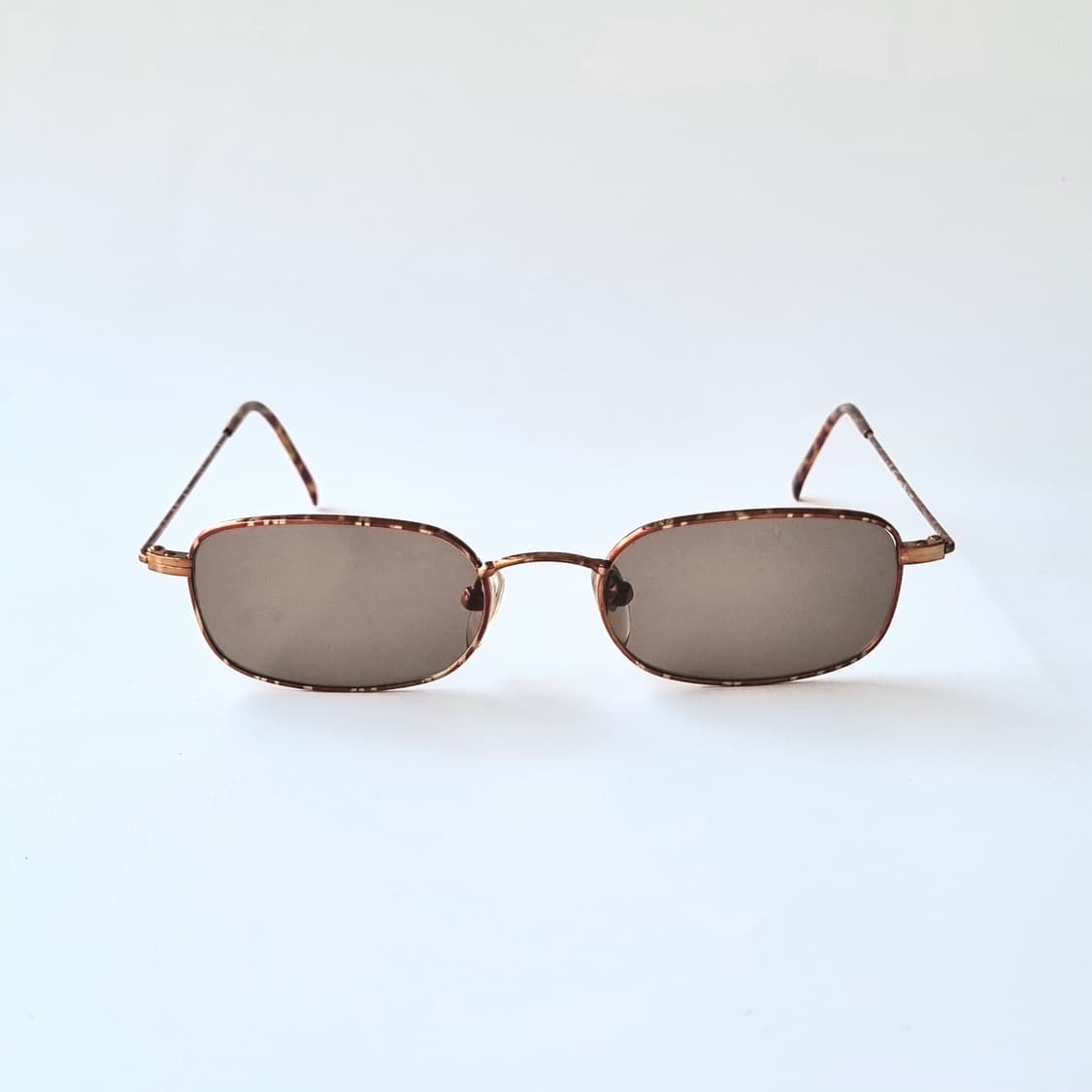 데드스탁 90트렌디한 내로우(Narrow) 쉐입 선글라스 상품이미지3