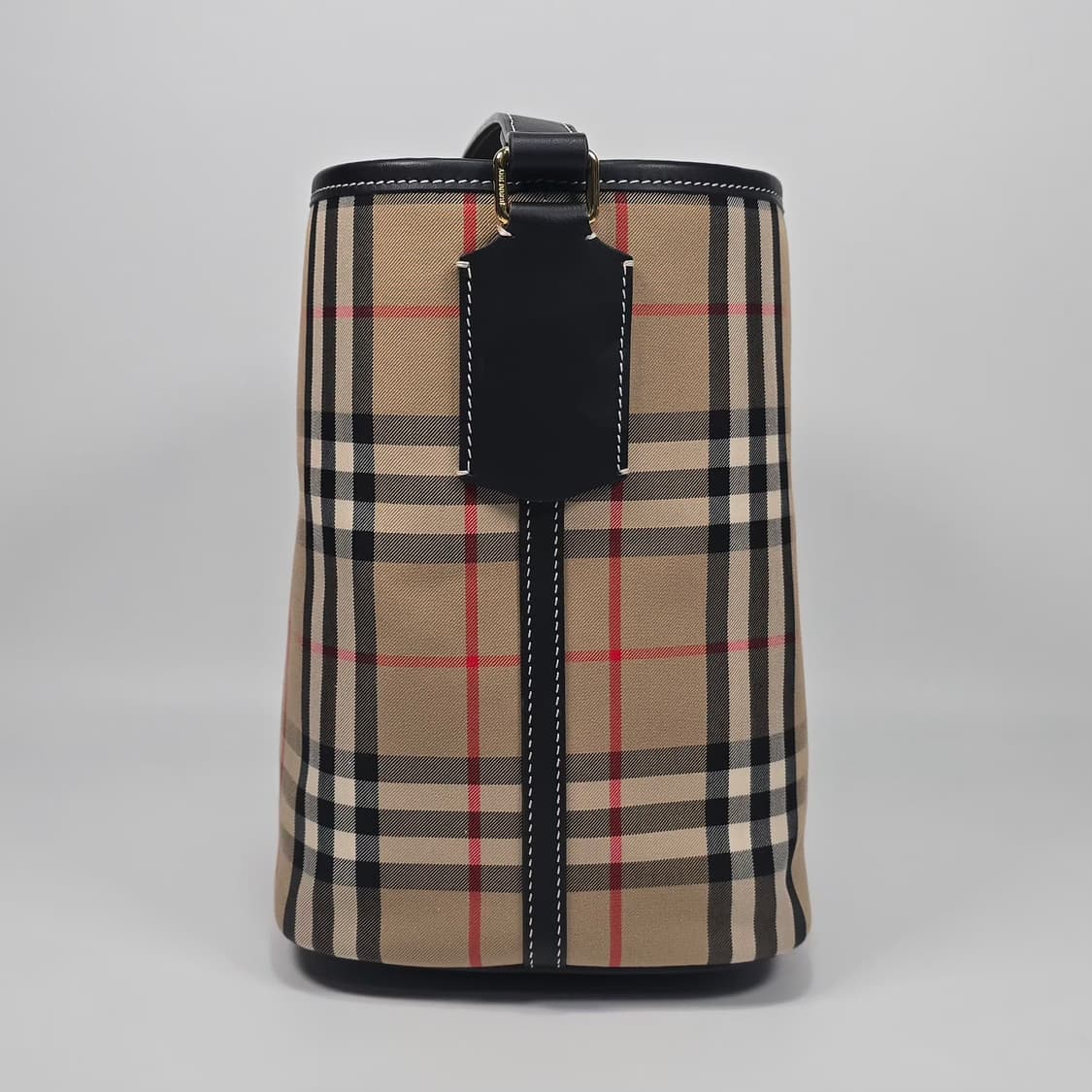 버버리 애쉬비 체크 버킷백 상품이미지4