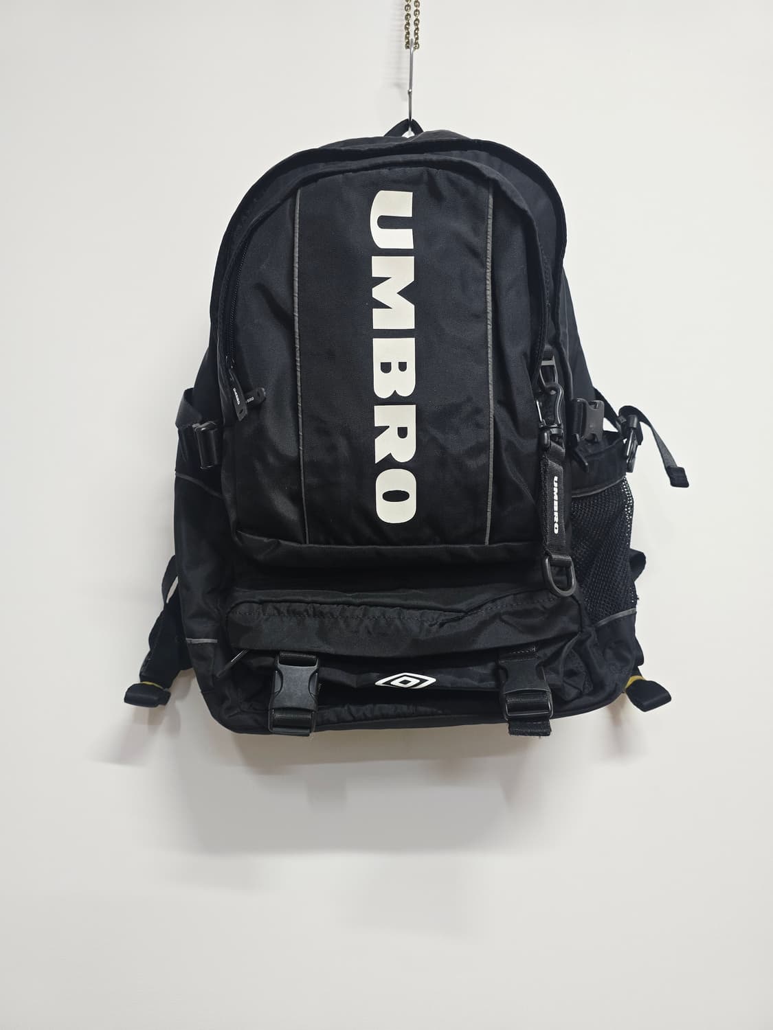 엄브로 검정색 백팩 가방 상품이미지1