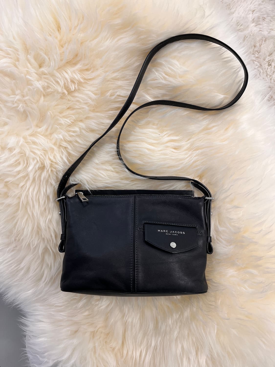 마크제이콥스 블랙 가죽 크로스백 상품이미지2