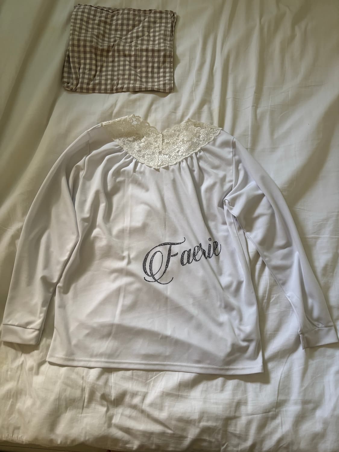 샵페어리 레이스 브이넥 셔링탑 상품이미지1