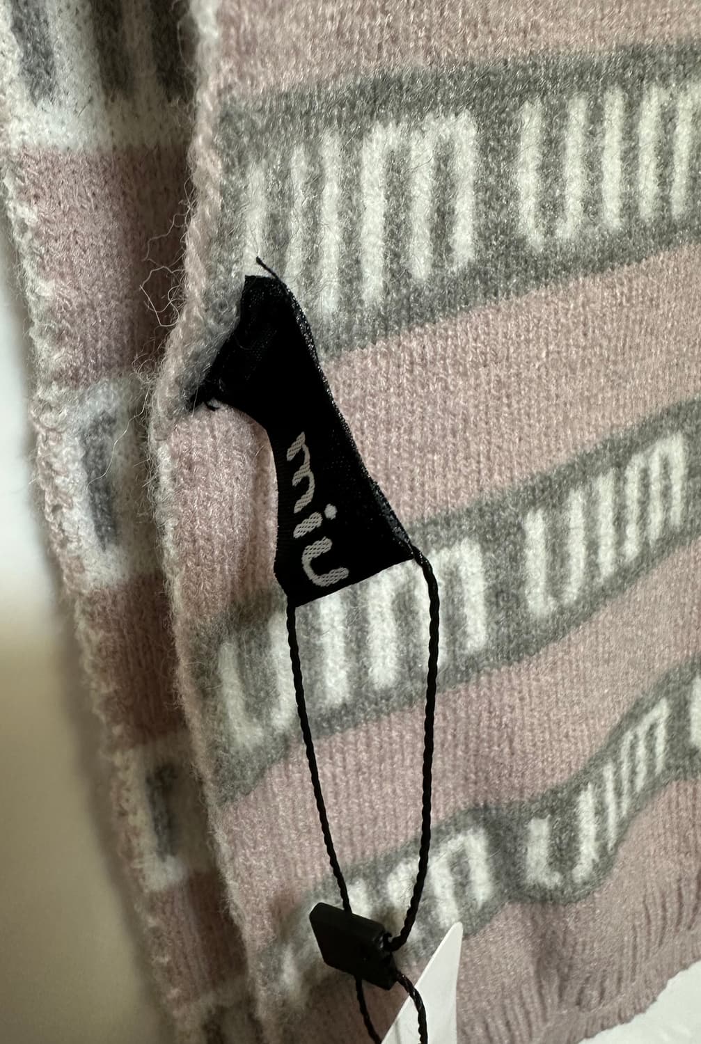 미우미우 로고 스트라이프울 머플러 상품이미지6