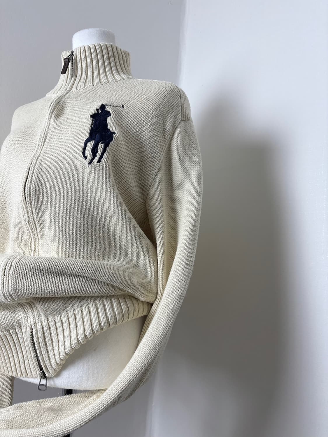 폴로 빅포니 바닐라 니트집업 상품이미지2