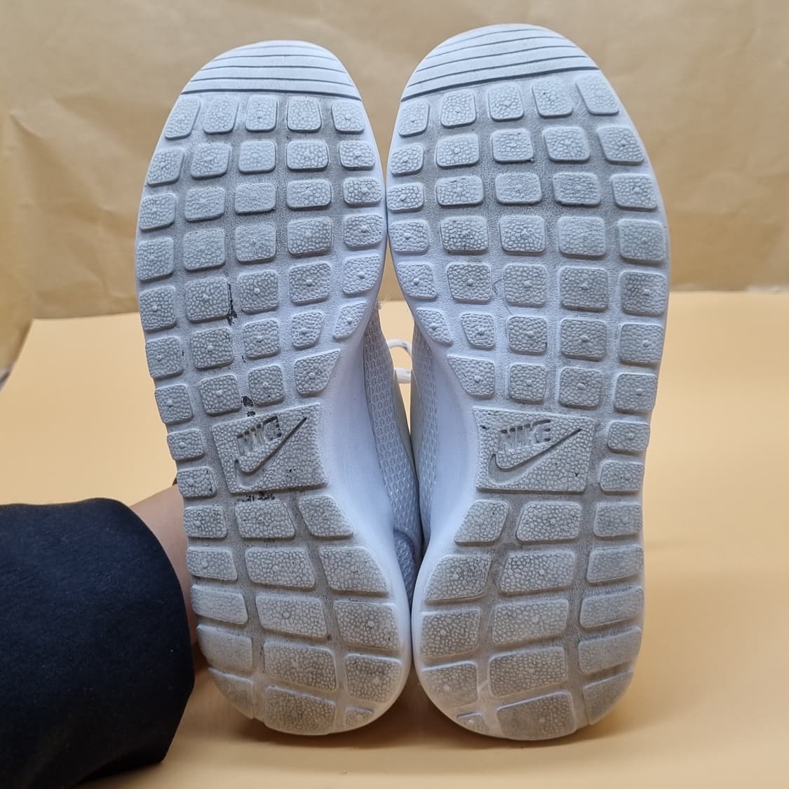 나이키 로쉐런 올백 여성운동화230 상품이미지3