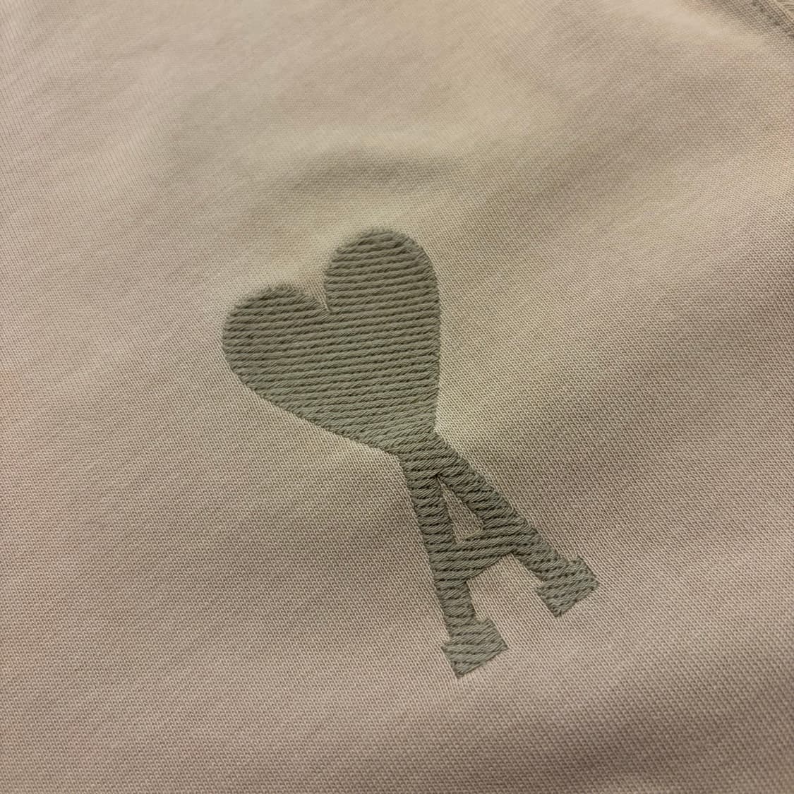 [S] 아미 스몰 하트 반팔 티셔츠 베이지 C429 상품이미지4