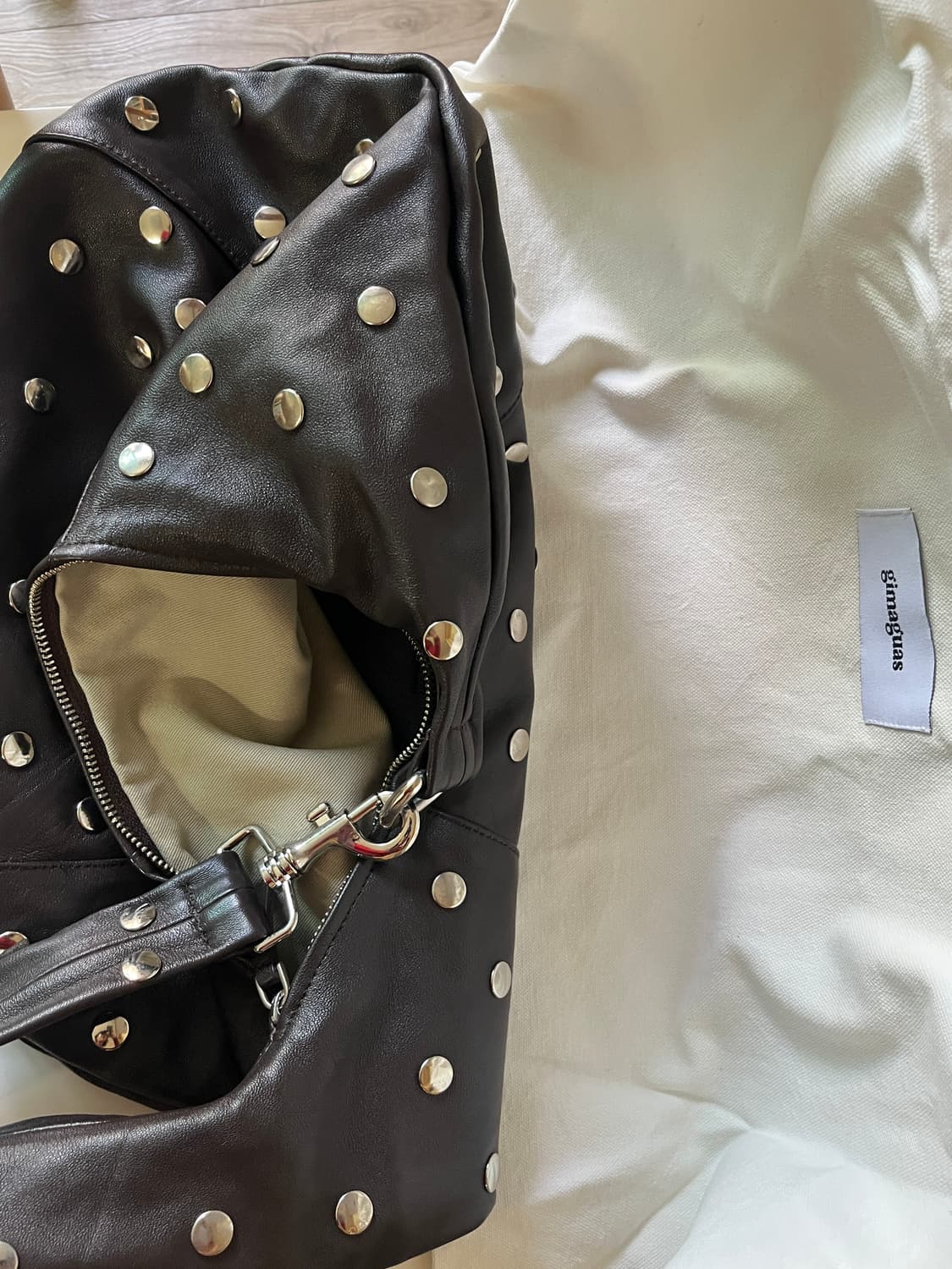 Gimaguas 기마구아스 스터드 숄더백 상품이미지9