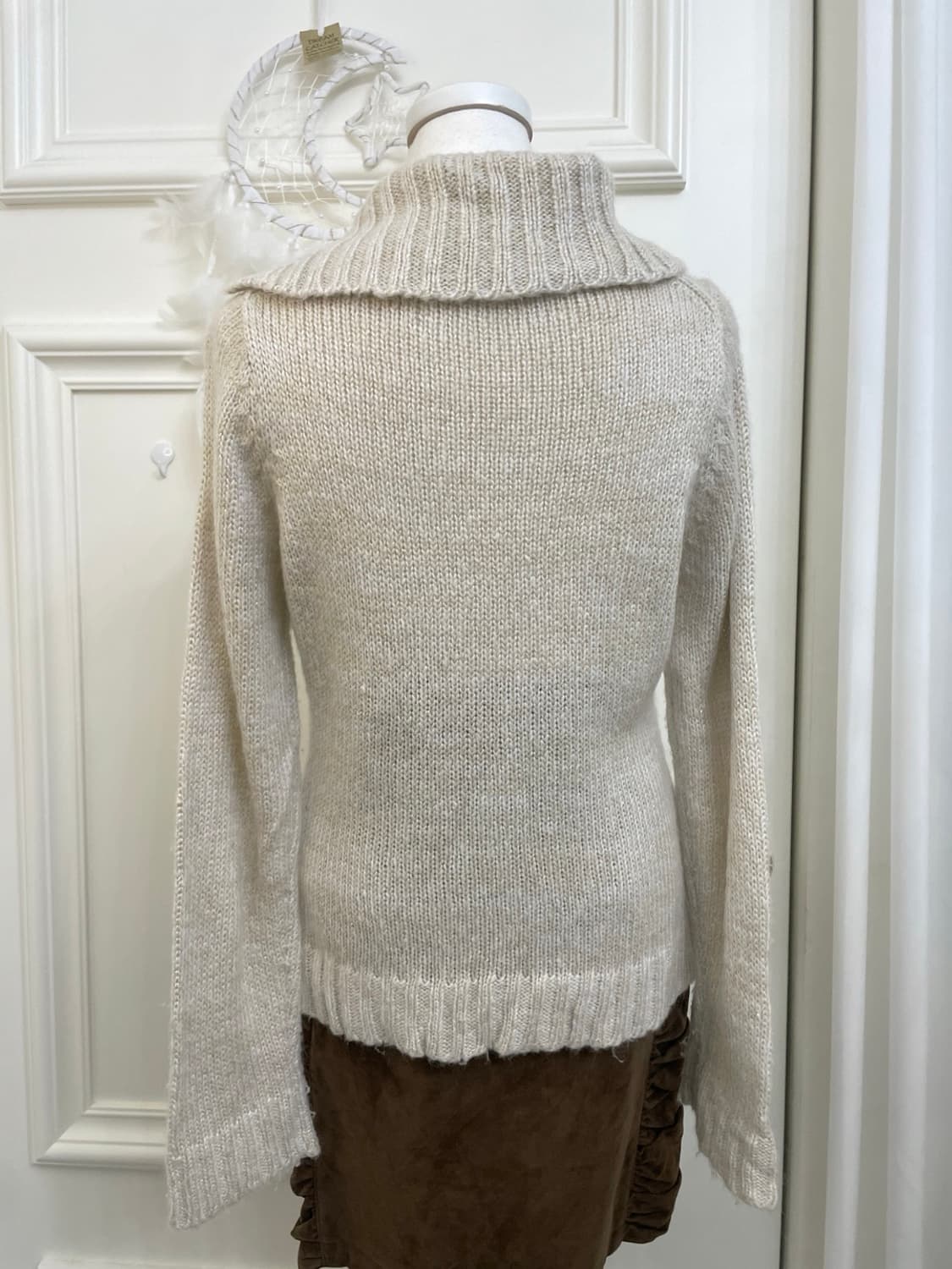 beige ivory button turtle-neck sweater 상품이미지4