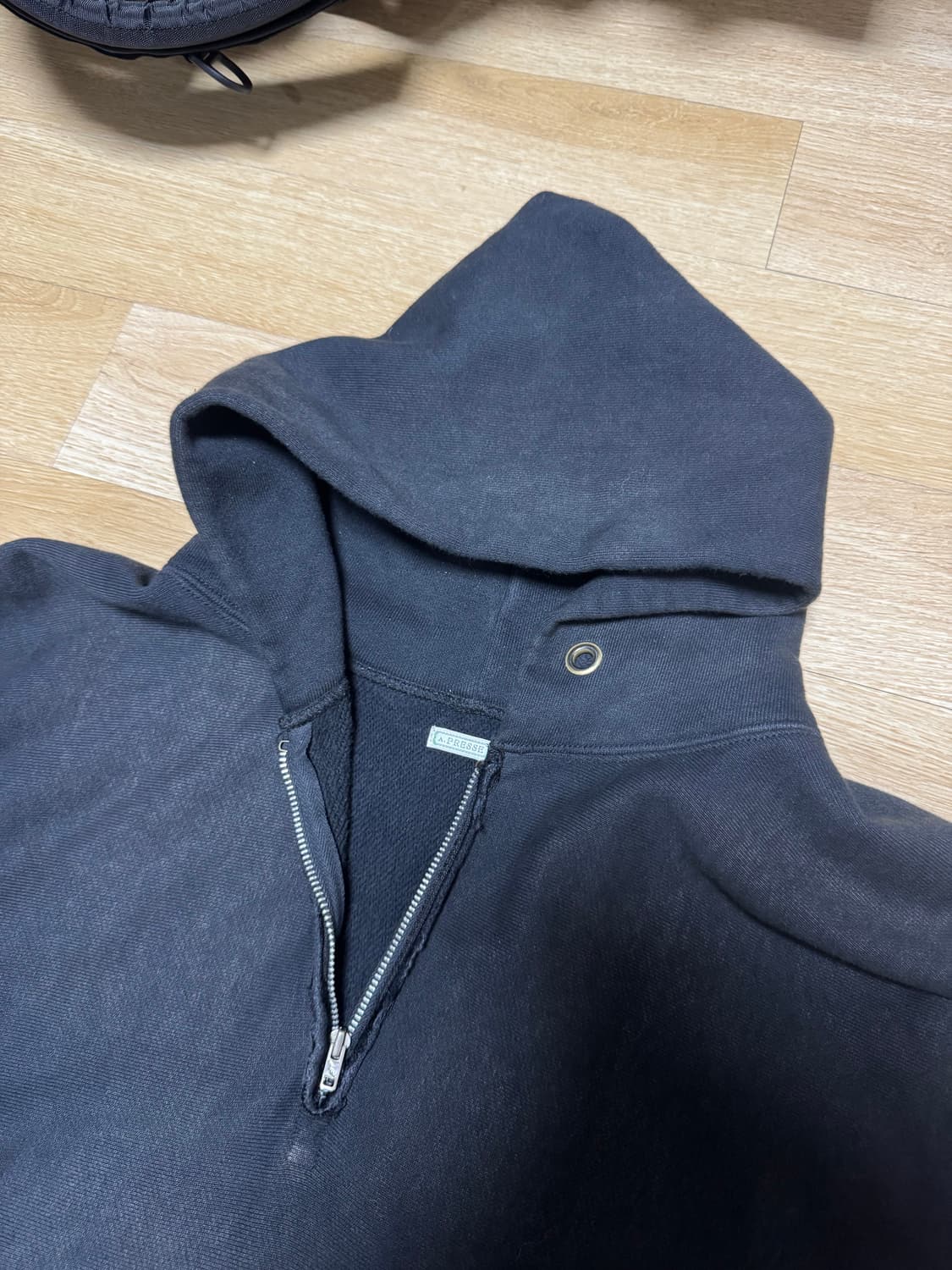 아프레쎄 하프집업 후드 2사이즈 블랙 24FW 상품이미지5