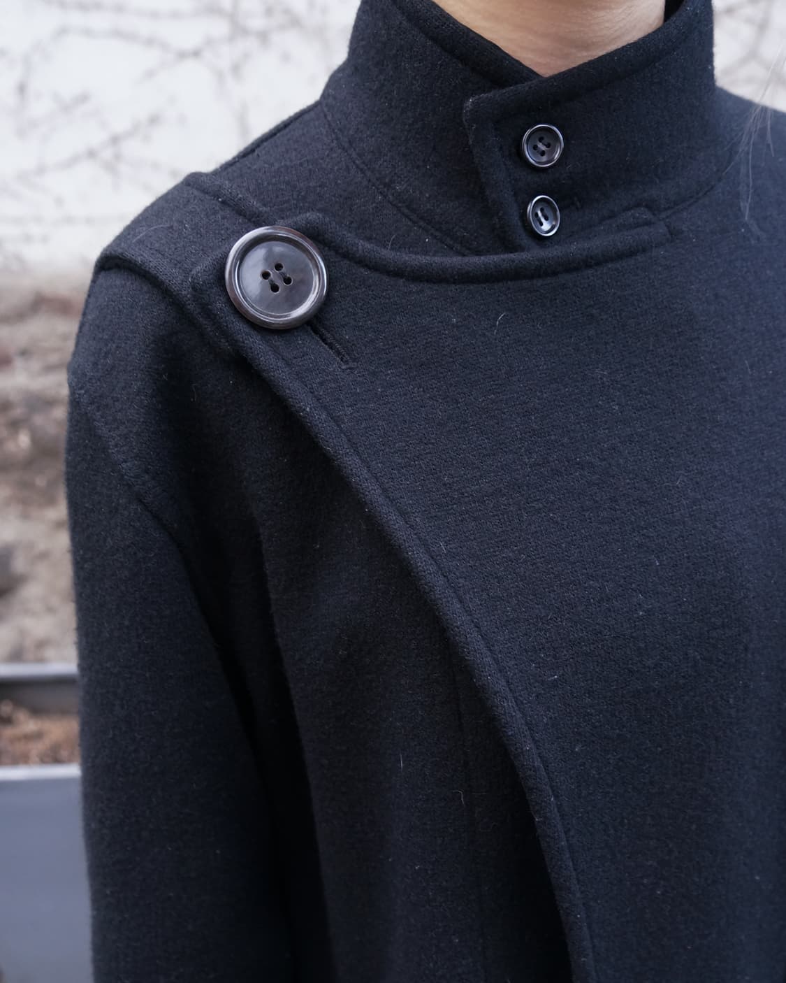 꼼데가르송 숄더 버튼 코트 상품이미지4