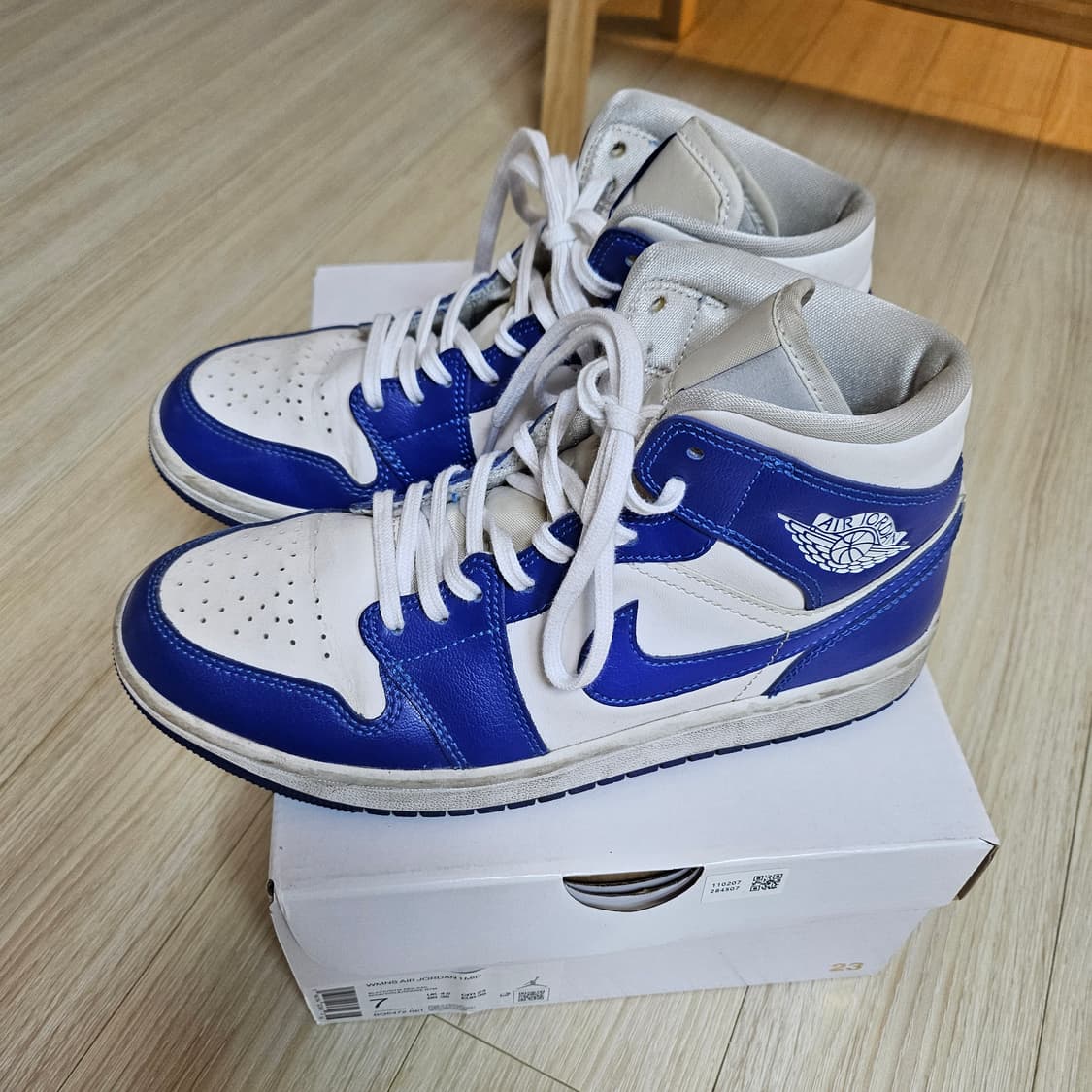 나이키 조던1미드 화이트 하이퍼로얄 (W) 240 상품이미지1