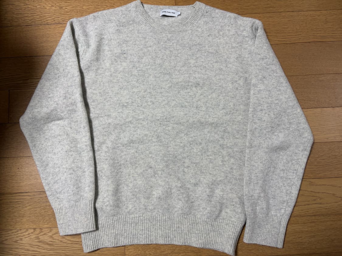 [1]sew 스테디에브리웨어 코지 울 캐시미어 라운드넥 니트 화이트멜란지 상품이미지1