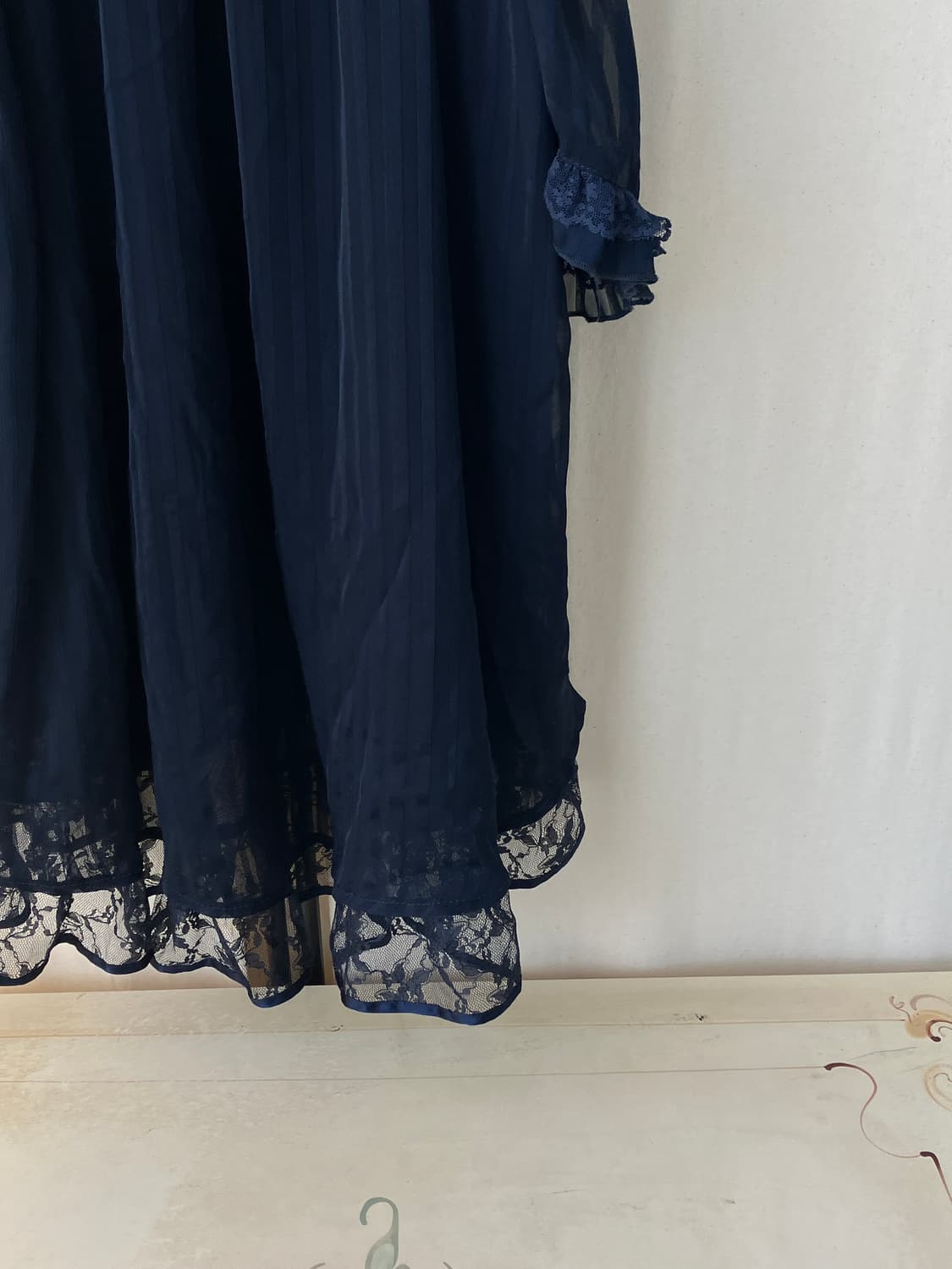 lace shirring strap off-shoulder blouse 상품이미지10