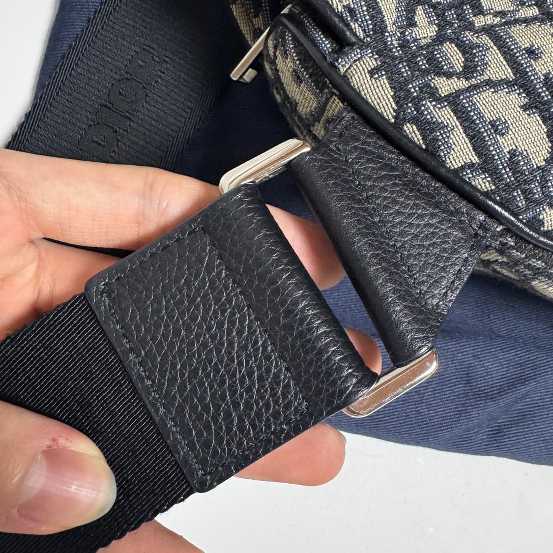 디올 오블리크 새들백 미듐 상품이미지4