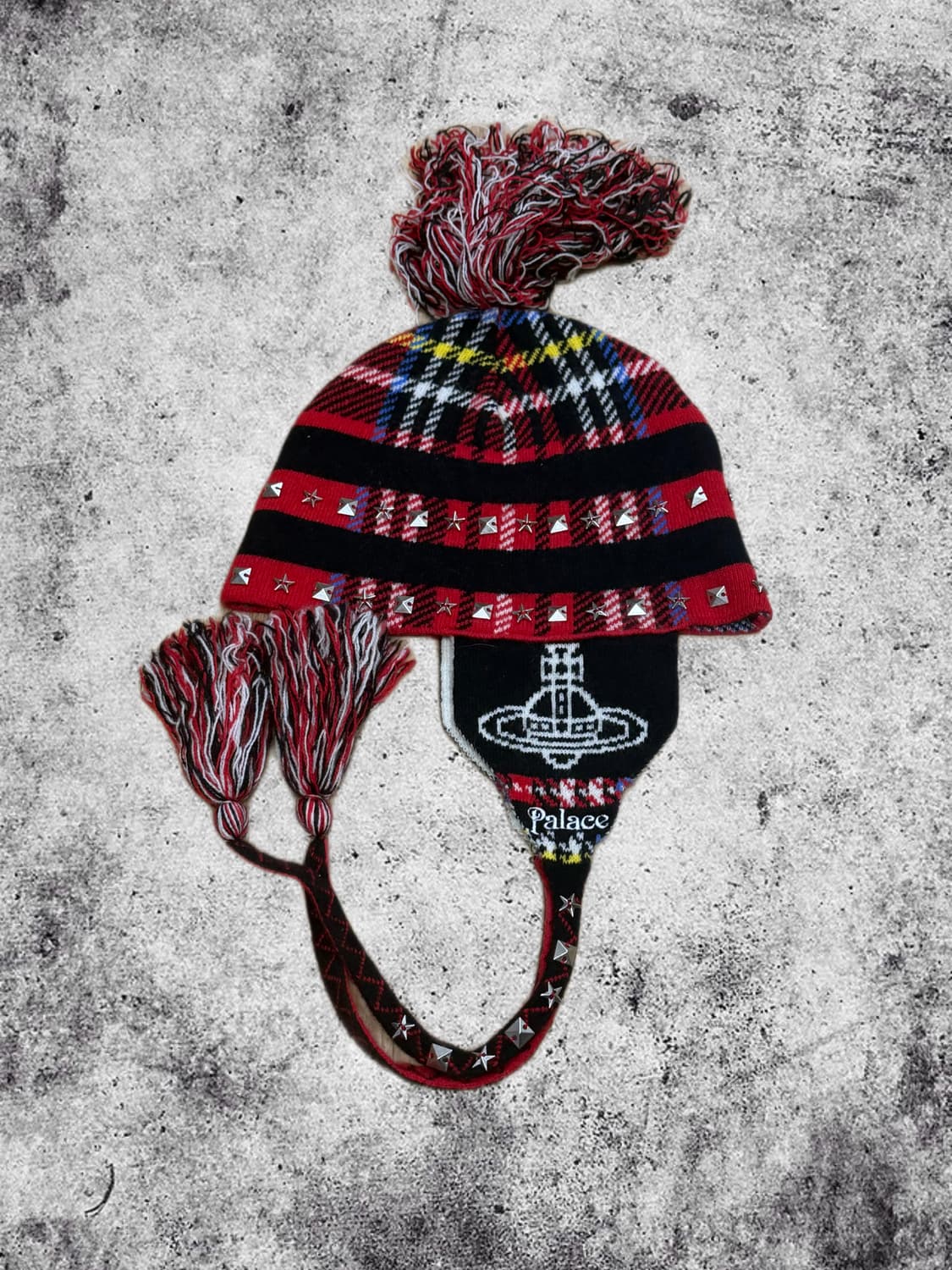 팔라스 x 비비안웨스트우드 이어플랩 비니 상품이미지1