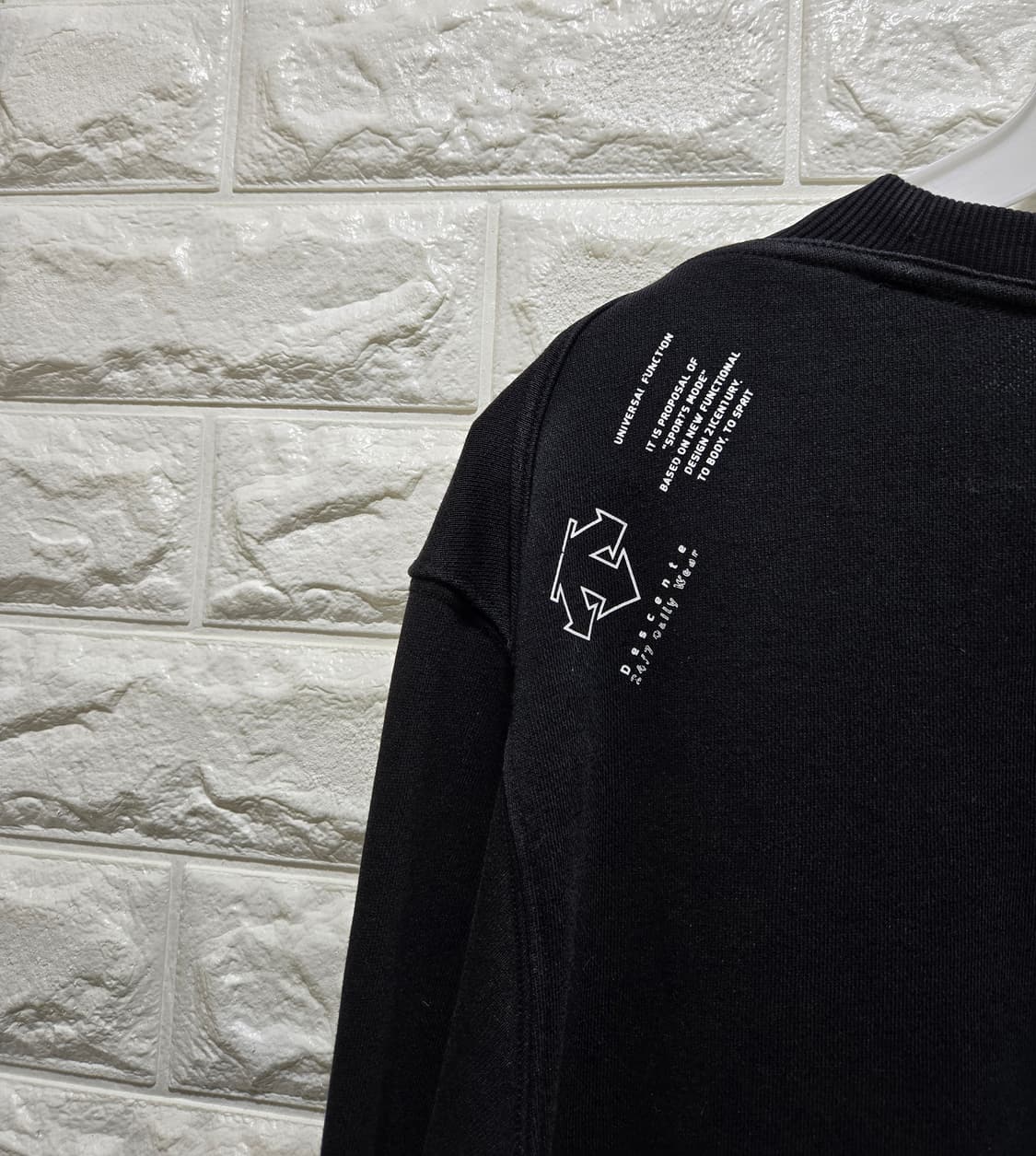 데상트 맨투맨 스웨트셔츠 95 상품이미지7