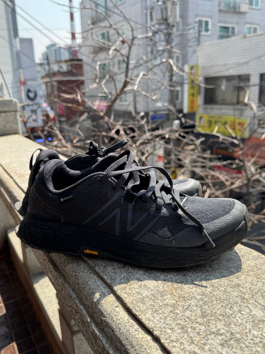 뉴발란스 프레쉬폼 이에로 v9 고어텍스 블랙 270mm 상품이미지1